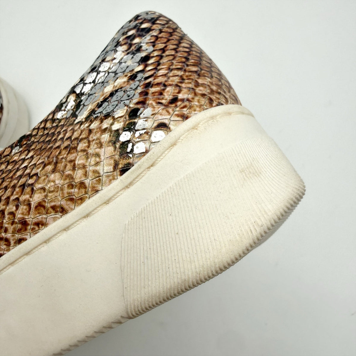 Naturalizer Womens Hawthorn Sneakers Size 7.5 Wide Tan Snake Leather Slip On NIB