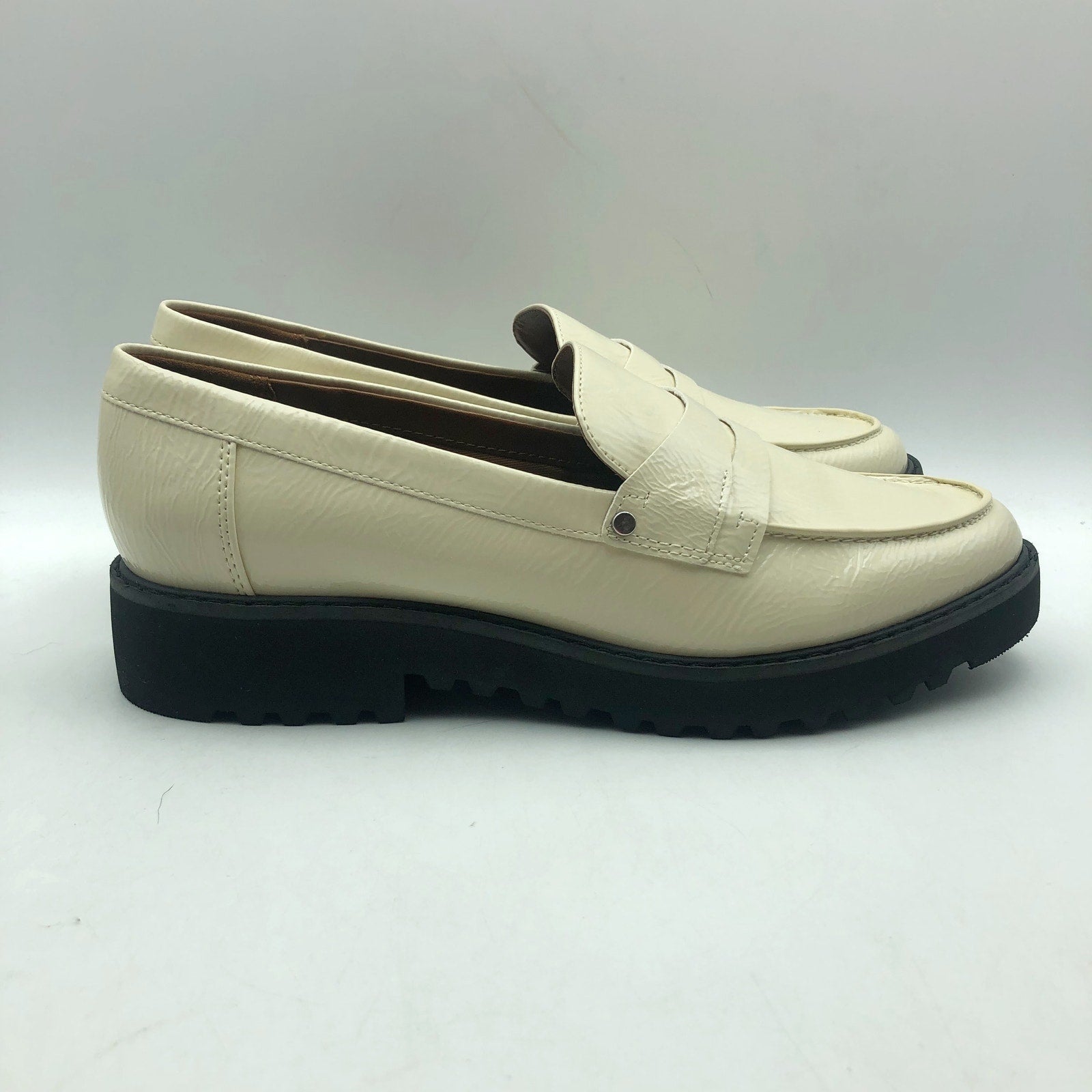 Franco Sarto Womens Cassandra Loafers US 10 Cream White Vegan Patent Leather NIB