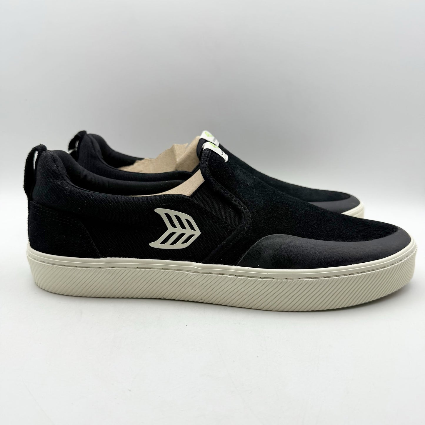 Cariuma Mens Slip On Pro Low Sneakers US 12.5 M EU 46 Black Ivory Suede NIB