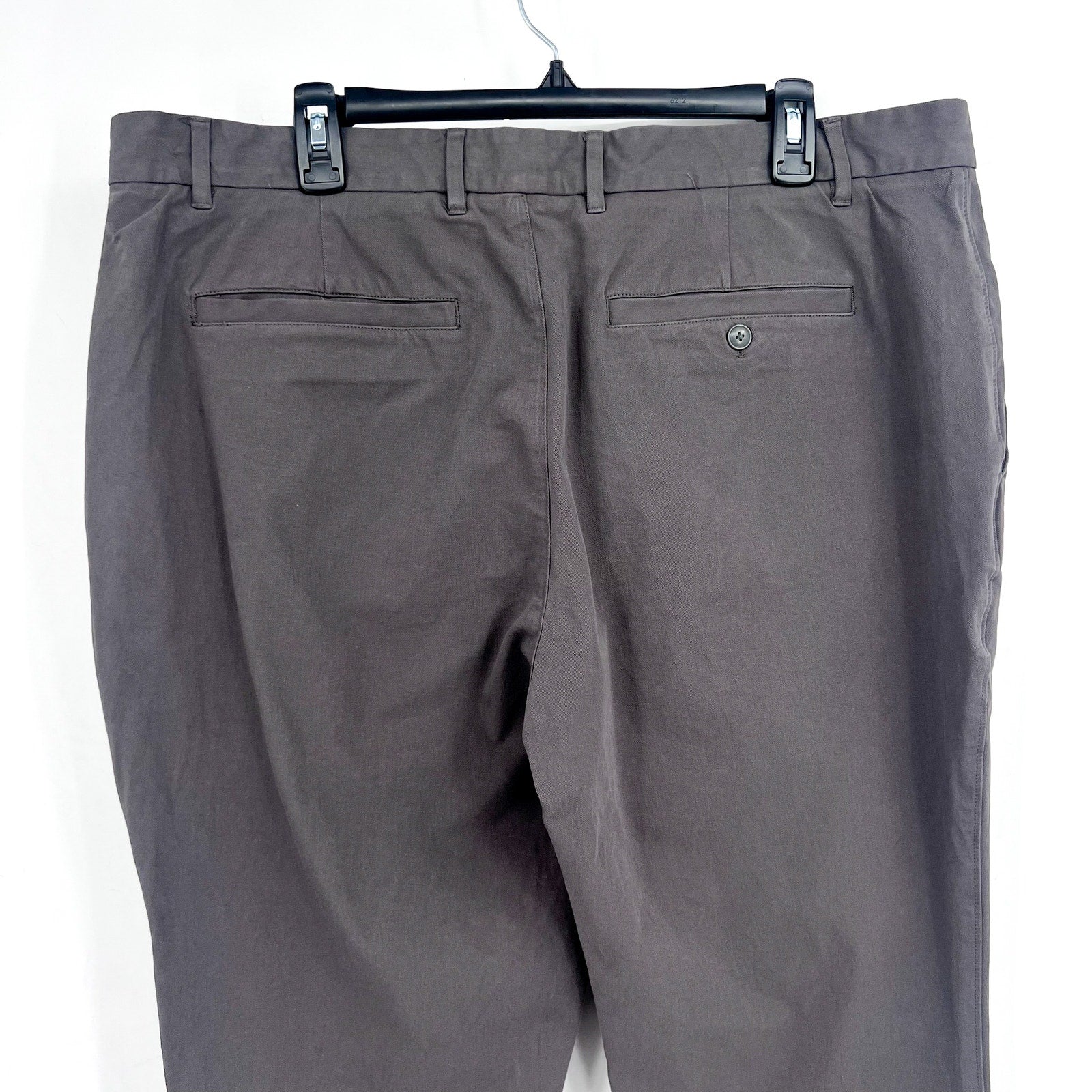 EVERLANE Uniform Mens Performance Chino Pants 38x30 Slate Grey Athletic Fit NWT