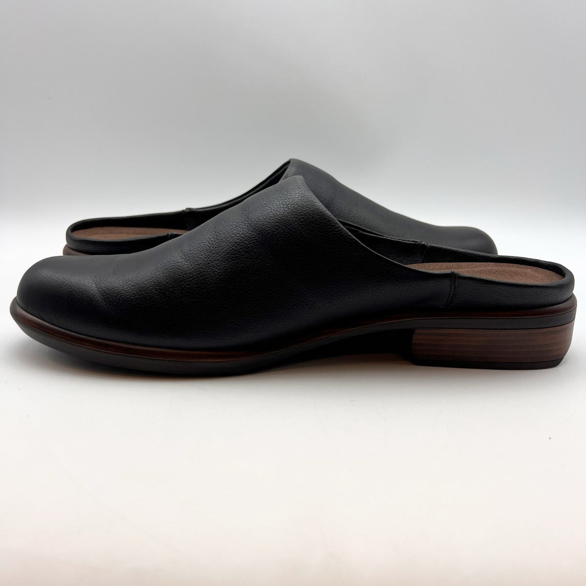 Naot Womens Lodos Clogs EU 43 US Size 12 Black Leather Slip On NWOB