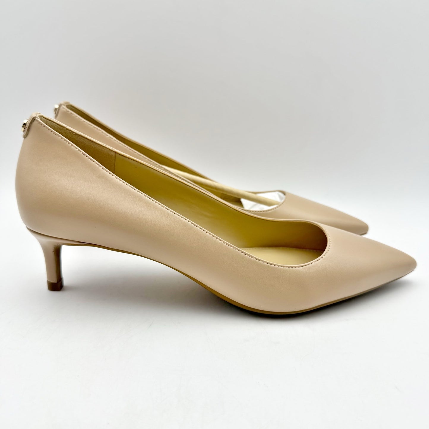 Michael Kors Womens Alina Flex Kitten Pump US 7 M Blush Beige Leather NIB