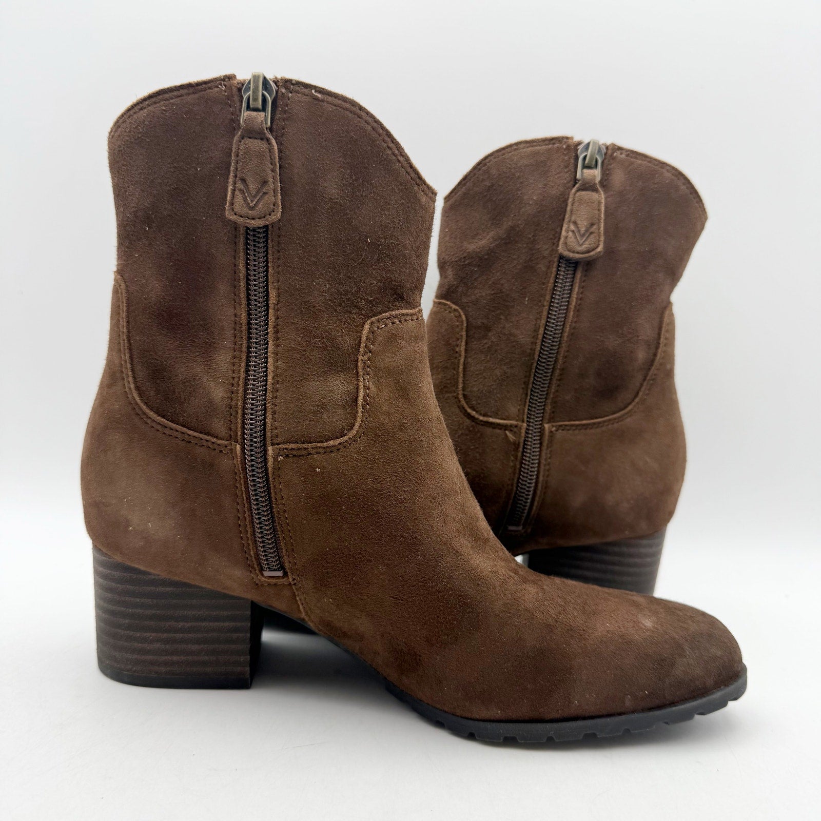 VIONIC Womens Bishop Western Ankle Boots US 6.5 Brown Suede Water Repellent NWOB