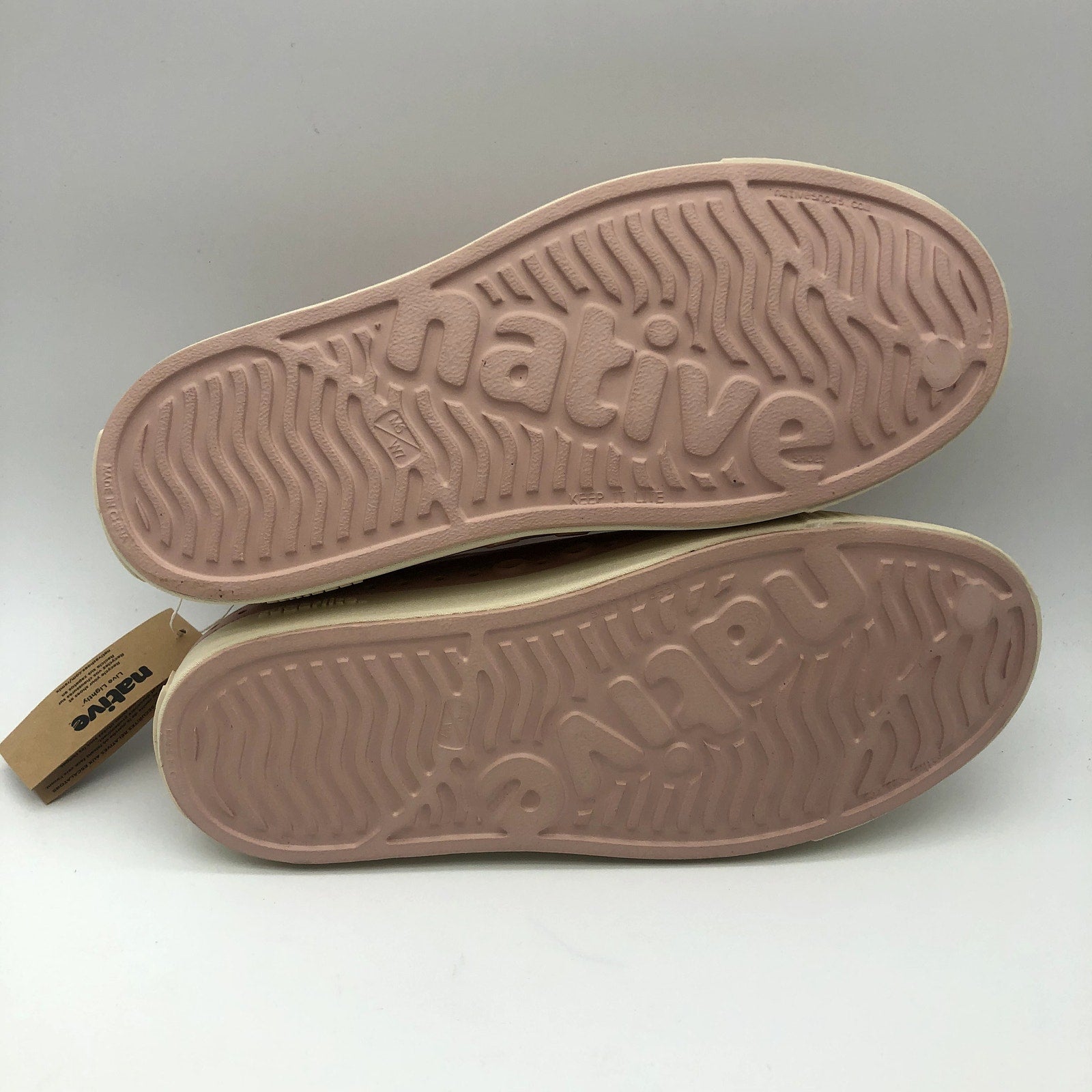 Native Unisex Jeffersons Slip On Shoes Womens 7 Chameleon Pink Waterproof NIB