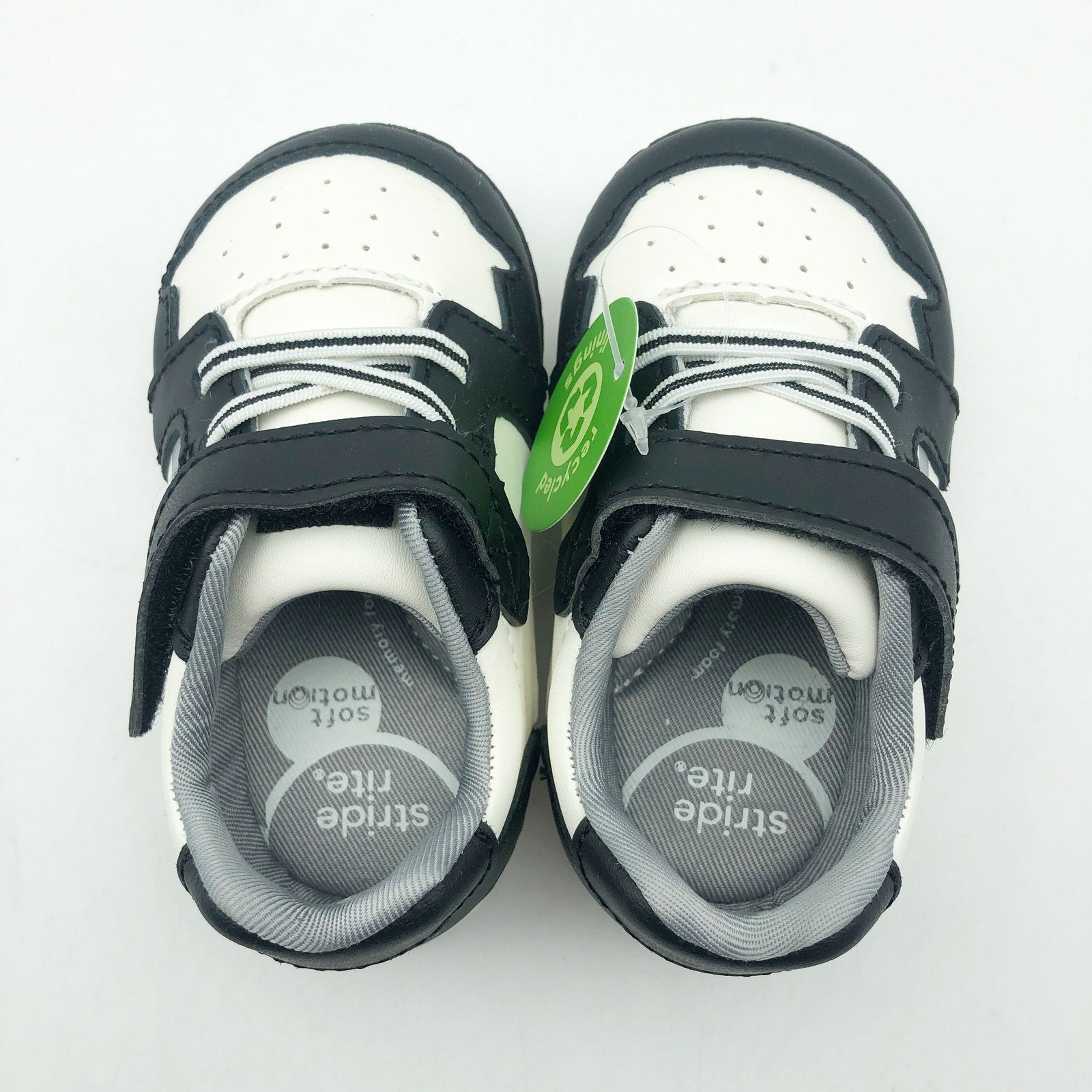 Stride Rite Baby Toddler Boys SM Waverly Sneakers 3 Wide Shoes Black White NIB