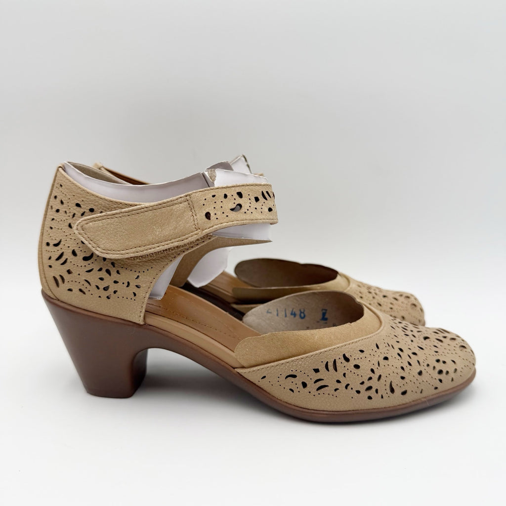 Easy Spirit Womens Cindie Pumps Size 7 Wide Tan Beige Leather NWOB