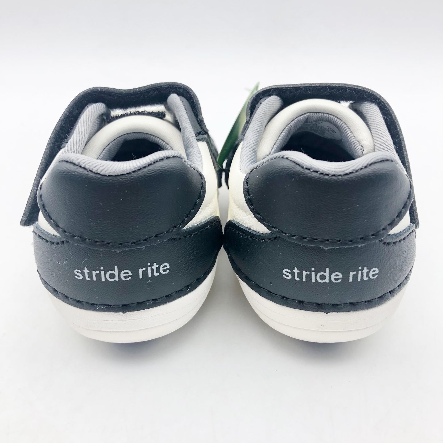 Stride Rite Boys SM Waverly Sneakers Size 4.5 Wide Toddler Shoes Black White NIB
