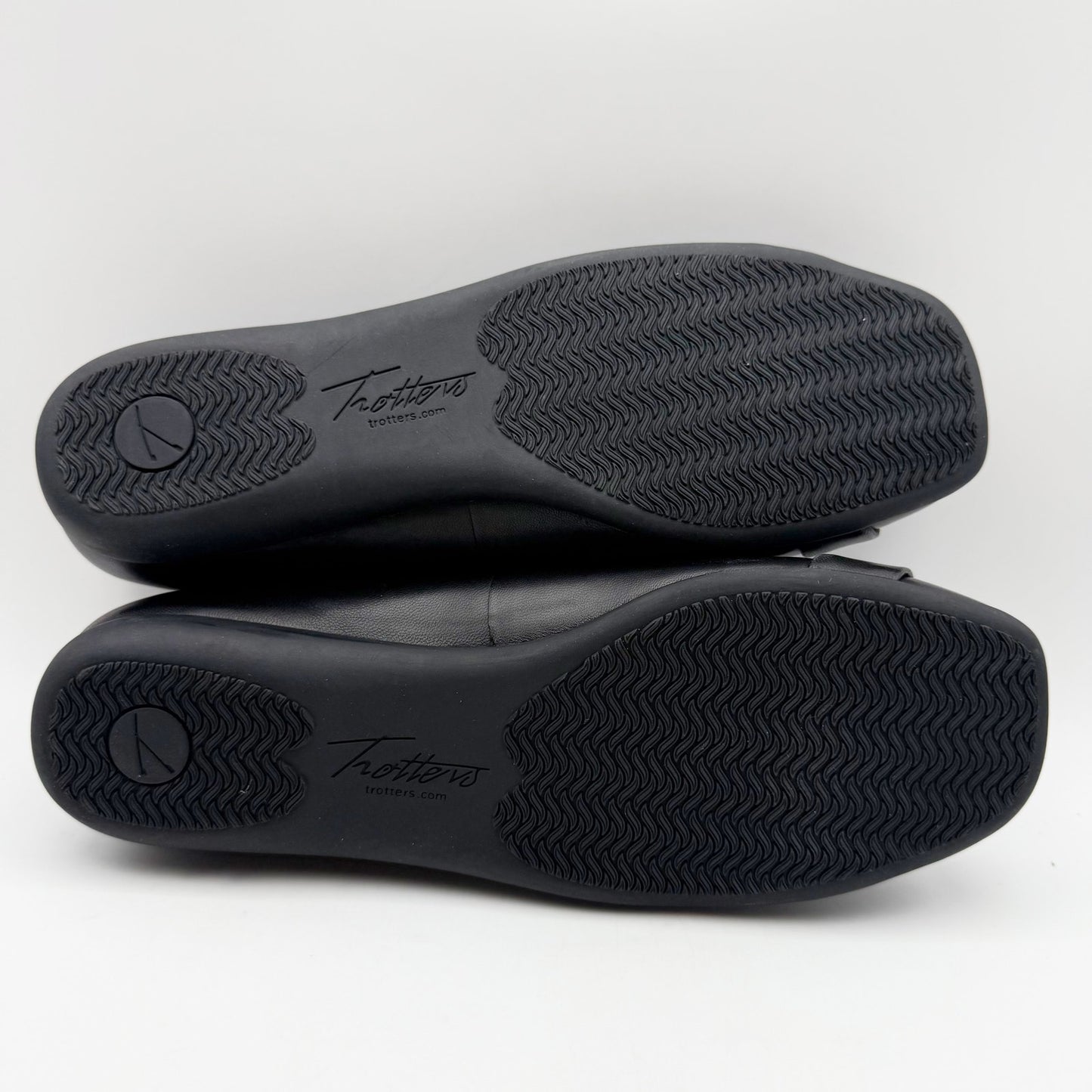 Trotters Womens Sizzle Signature Flat US 8.5 WW EU 39 Black Leather Slip On NIB