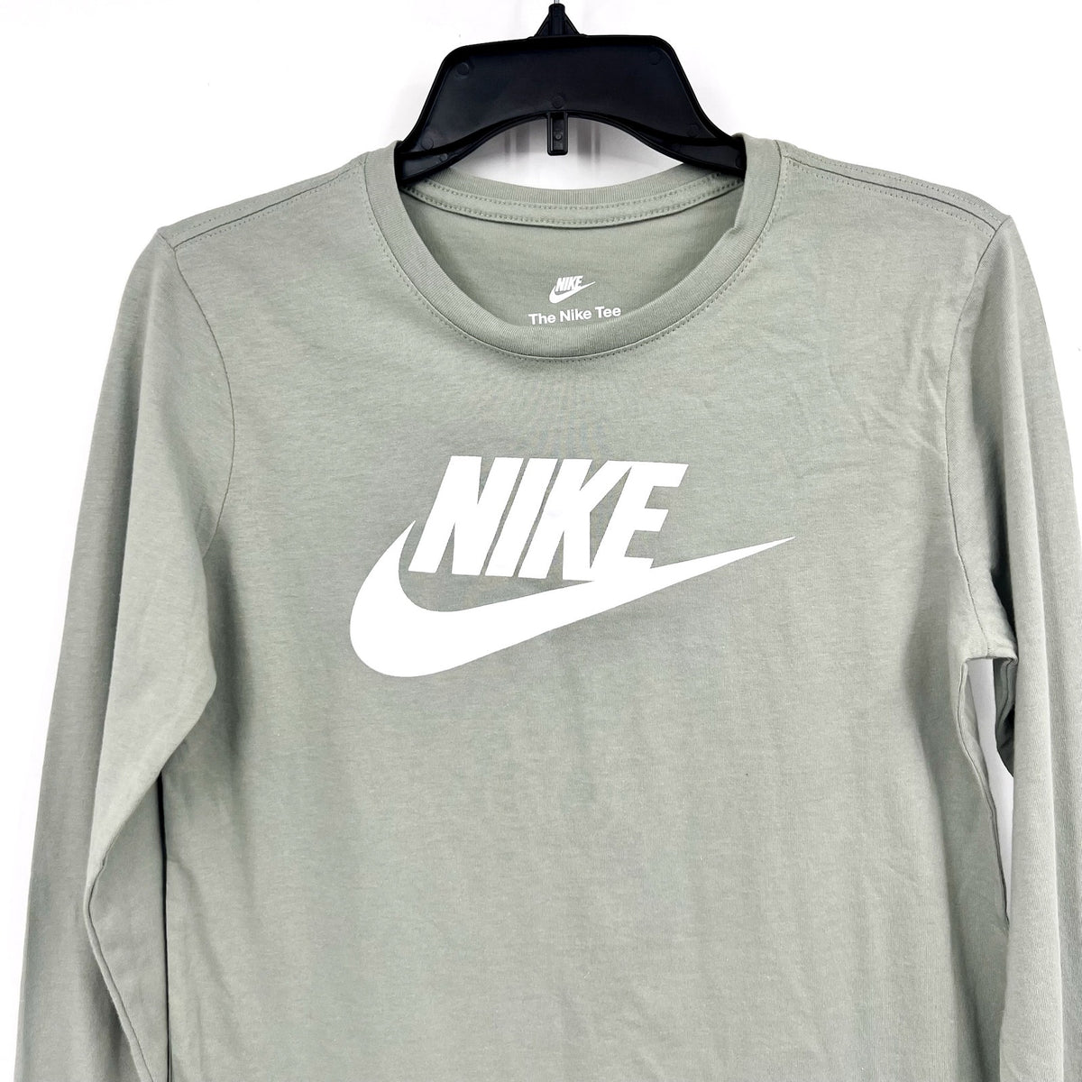 NIKE Women's Essentials Logo T-shirt XS Pale Green Long-Sleeve Crewneck NWT