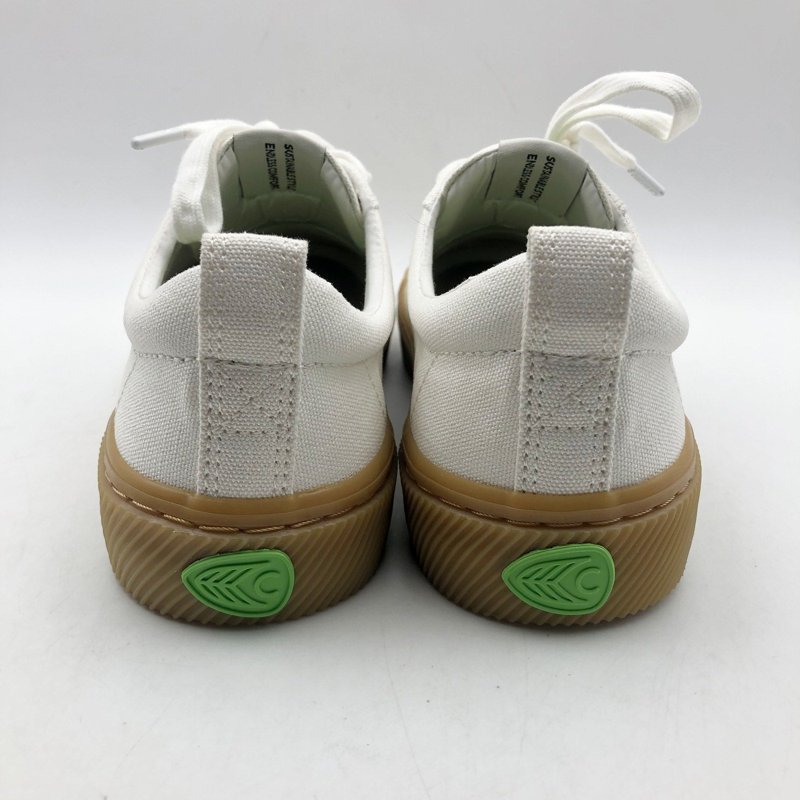 Cariuma Oca Low Gum Canvas Sneaker Womens 11.5 Mens 10 Off White Tan NIB