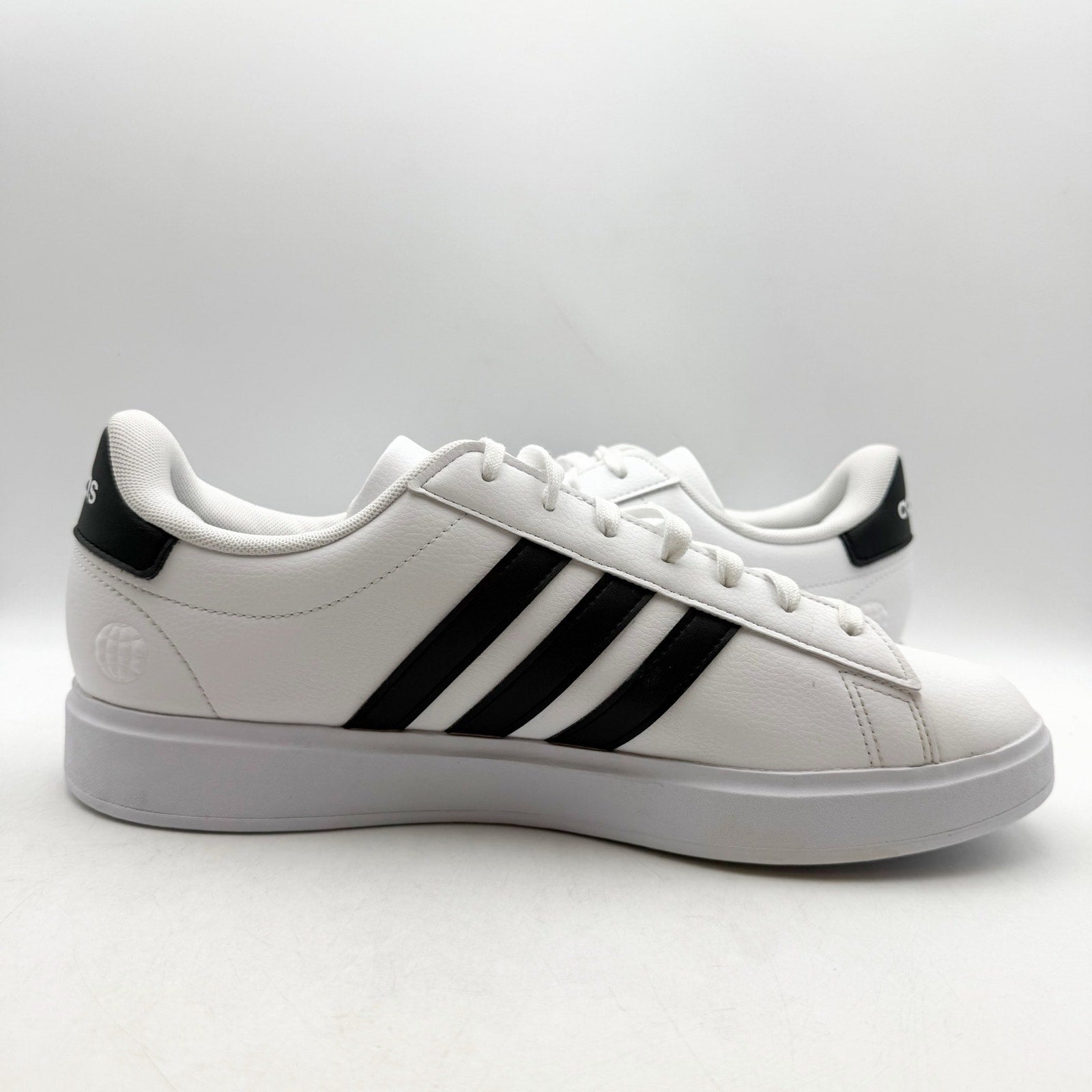 Adidas Mens Grand Court 2.0 Casual Sneakers US 12 White Black NWOB