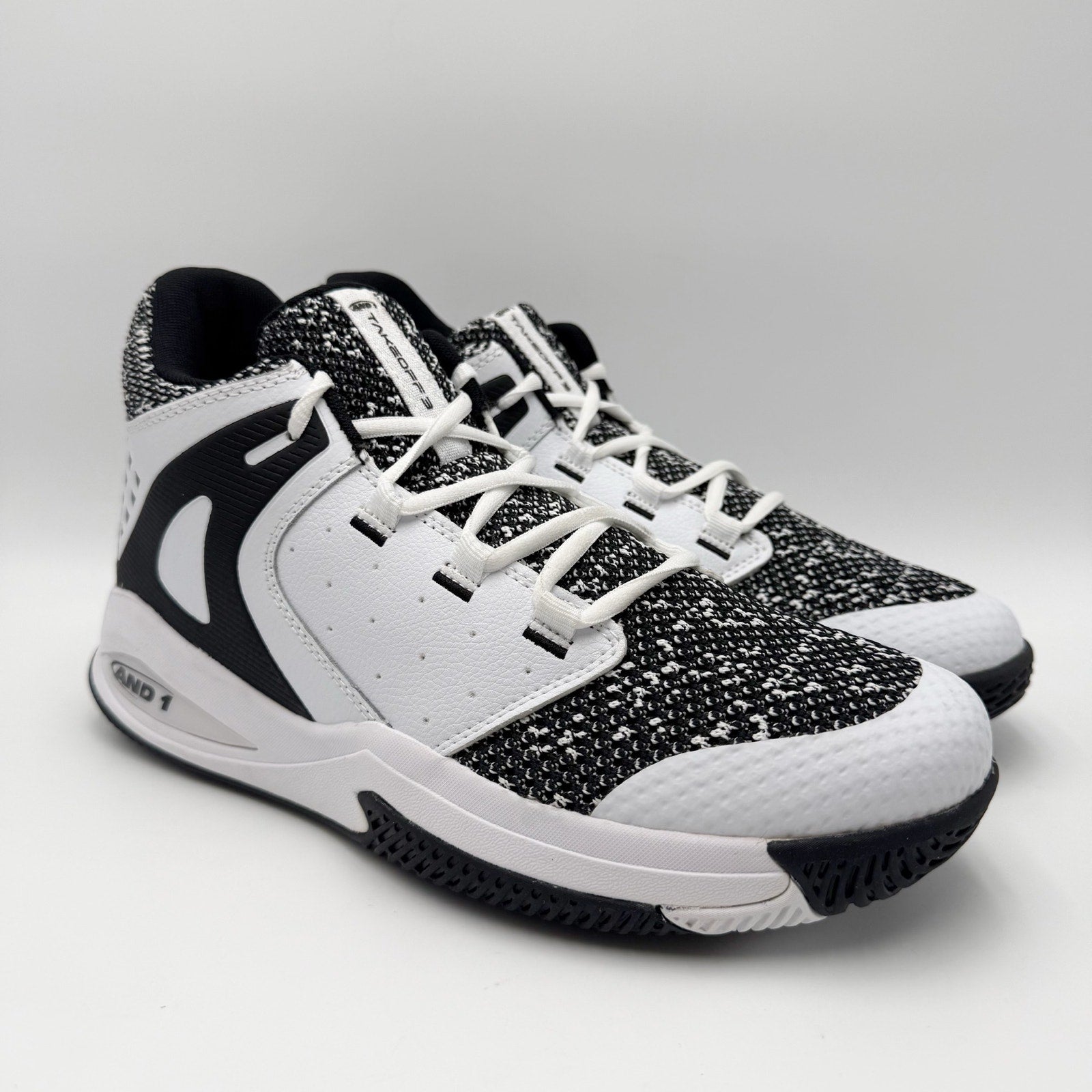 AND1 Mens Takeoff Basketball Shoes Size 11 EU 45 White Black Athletic NWOB