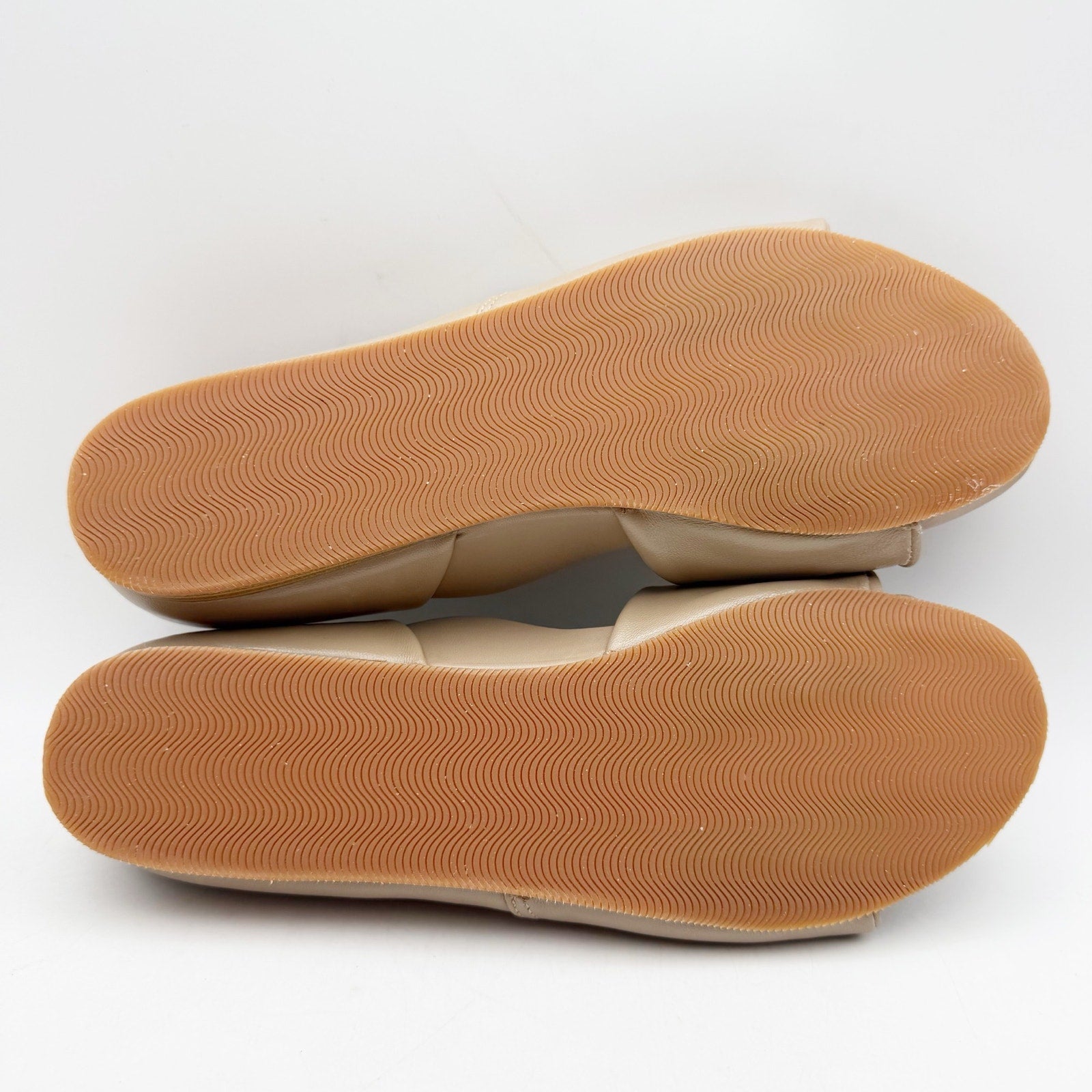 SoftWalk Womens Cypress Slip On Flats US 10 M Tan Beige Leather Open Toe NWOB