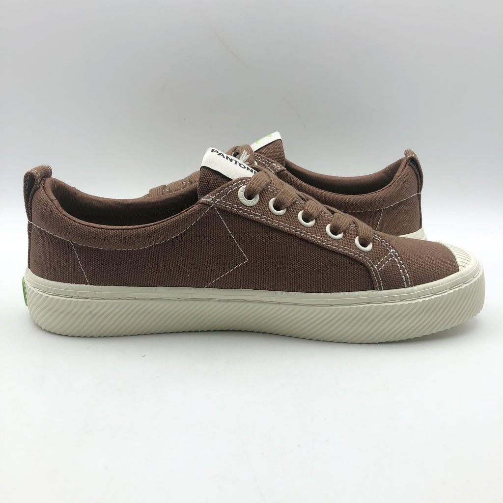 Cariuma Womens OCA Low Canvas Sneaker Size 8 Brown Pantone Contrast Thread NIB