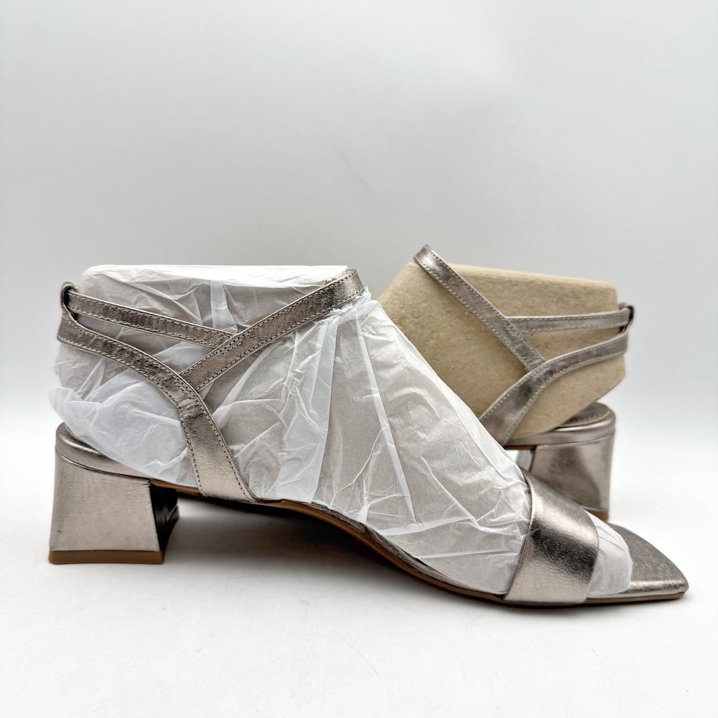 Naturalizer Womens Hana Heeled Sandals US 9.5 Pewter Metallic Taupe Leather NWOB