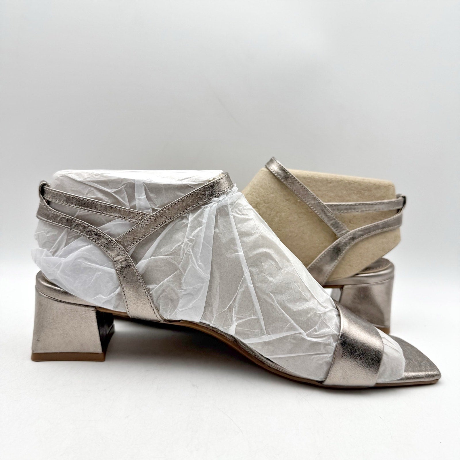Naturalizer Womens Hana Heeled Sandals US 9.5 Pewter Metallic Taupe Leather NWOB