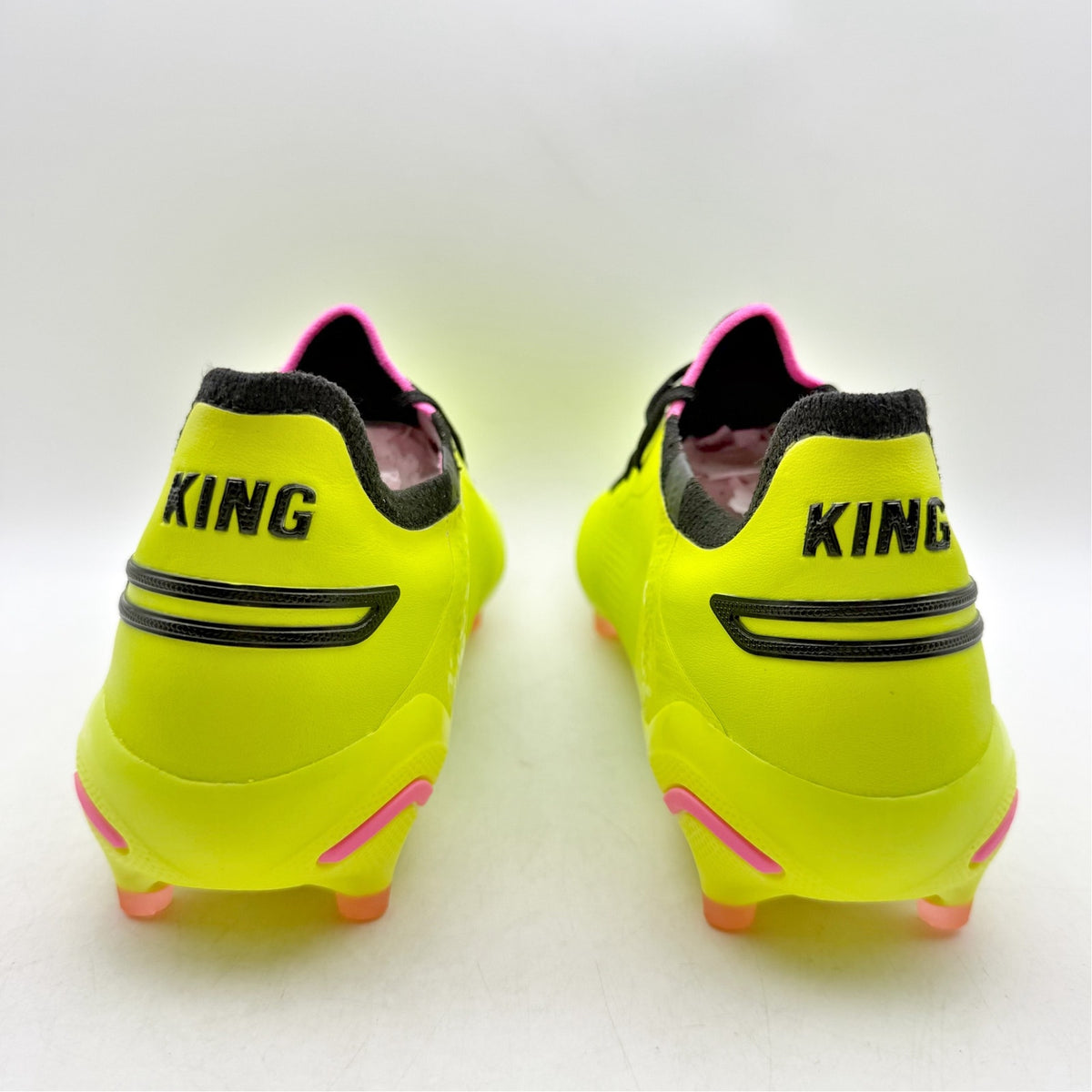 PUMA Mens King Ultimate Soccer Cleats Size 8 EU 40.5 Neon Yellow Athletic NWOB