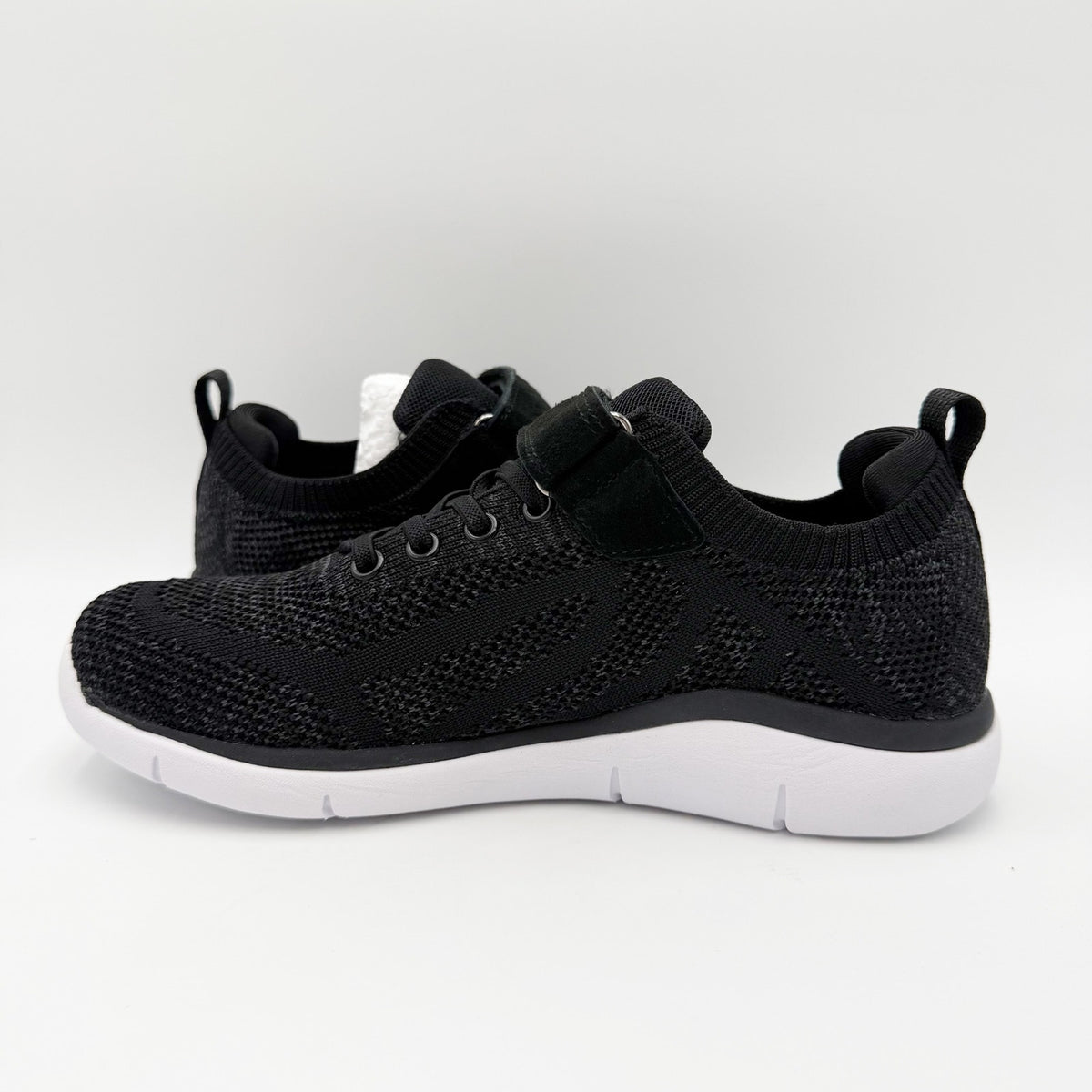 PROPET Womens Stevie Casual Sneakers Size 7.5 Narrow AA Black White Athletic NIB