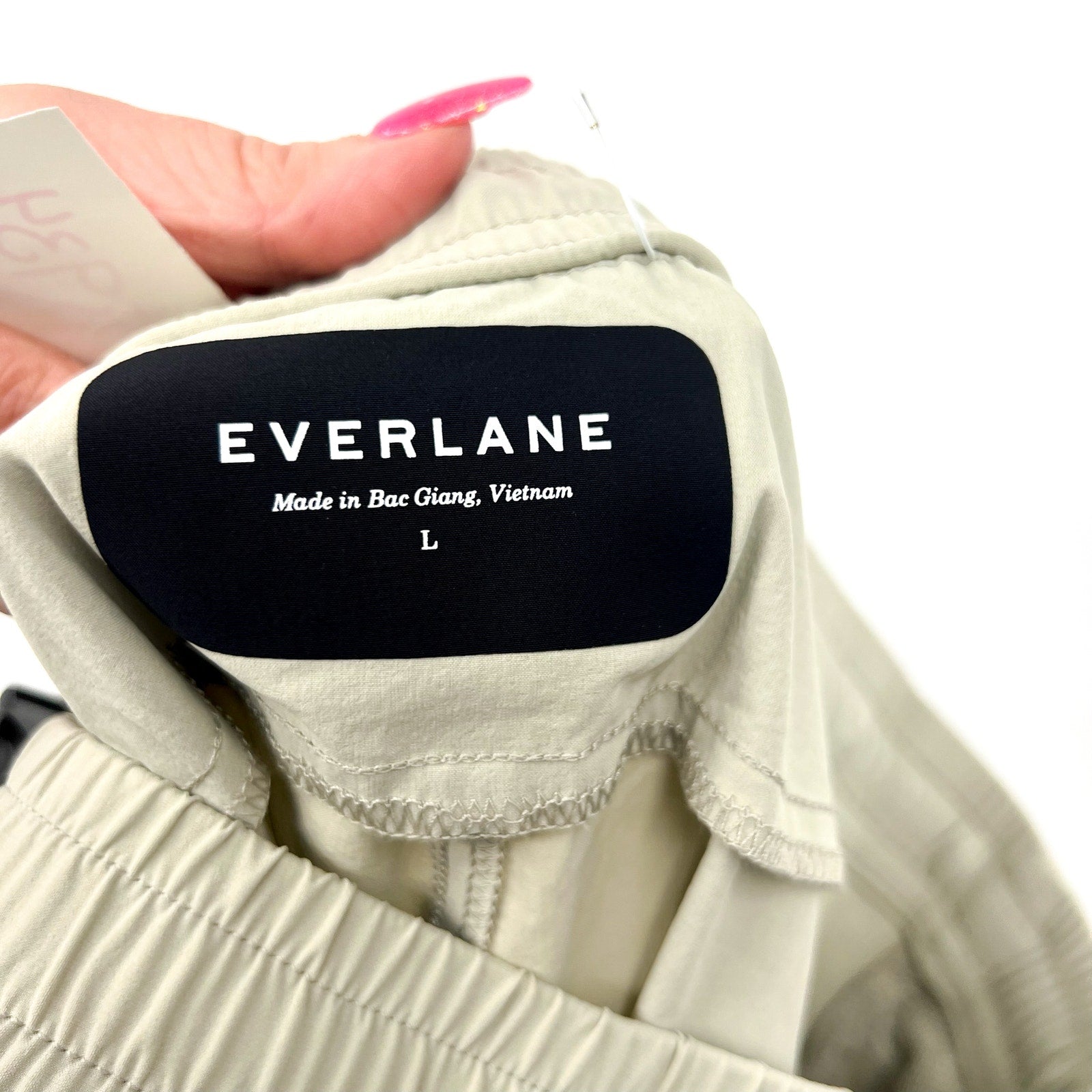 EVERLANE Uniform Men's Renew Pull-On Sport Shorts Large Khaki Stone Stretch NWOT