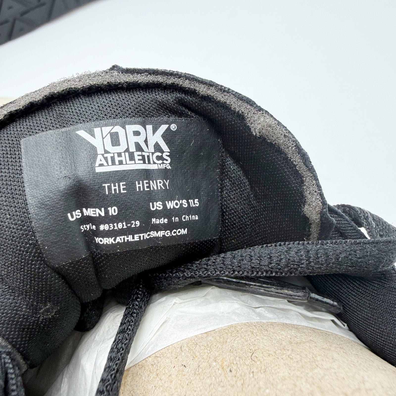 YORK Mens The Henry Runner Athletic Shoes Size 10 Black Cream Sneakers NIB