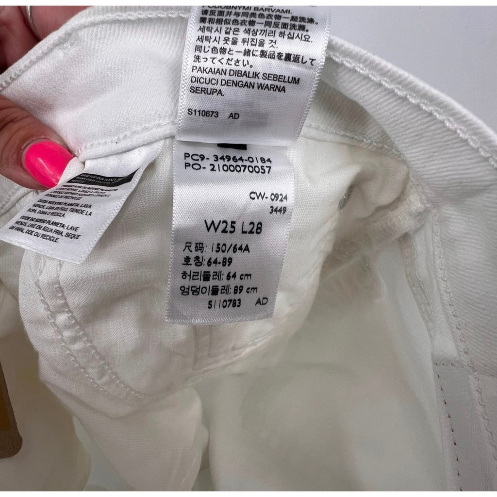 LEVI'S Women's Wedgie Straight Leg Jeans 25x28 Size 0 White NWT 34964-0184