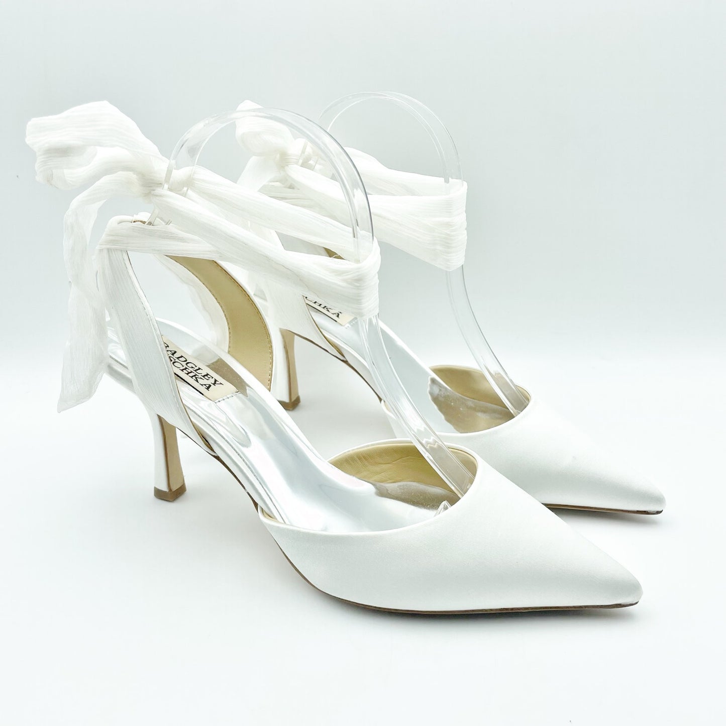 Badgley Mischka Womens Blaze Satin Bow Stiletto Heels US 7.5 M EU 38 White NWOB