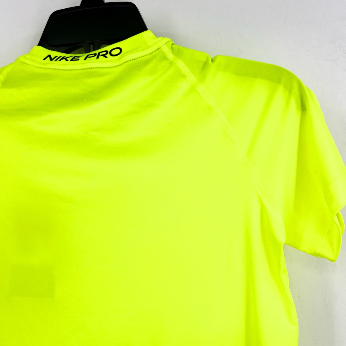 NIKE Big Kids Dri-FIT Short-Sleeve Tshirt Large Neon Yellow Crewneck NWT