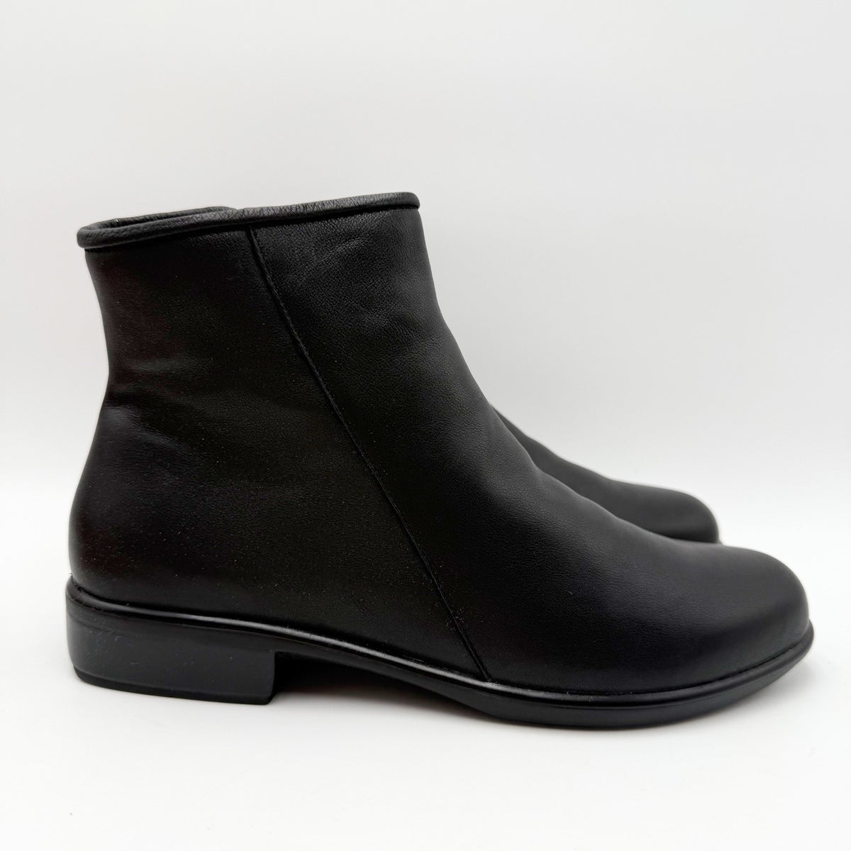 Naot Womens Norther Ankle Bootie US 8 EU 39 Black Leather Water Resistant NWOB