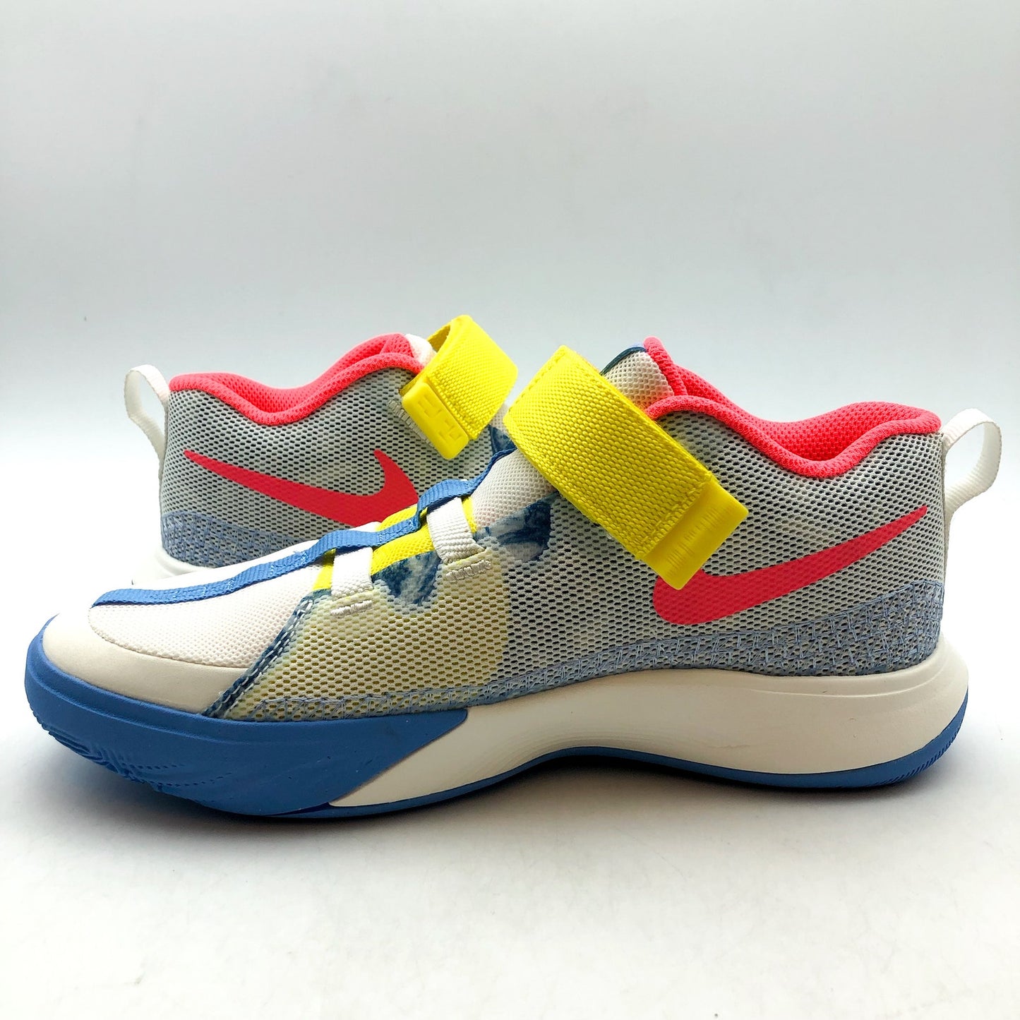 NIKE Girls Kyrie Flytrap 6 Basketball Shoes US 2 EU 33.5 Youth Yellow Blue NIB