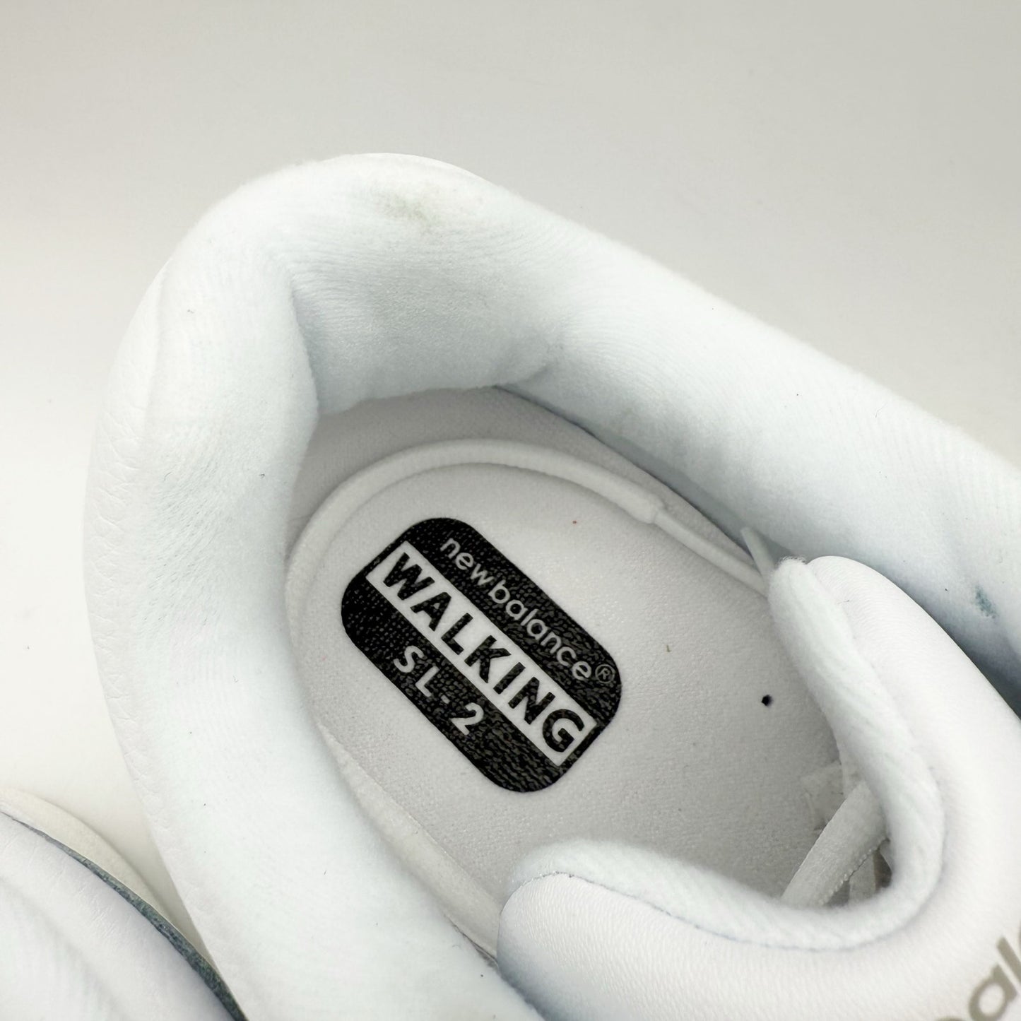 New Balance Womens 577 Walking Sneakers US 8 Wide White Leather Athletic NIB