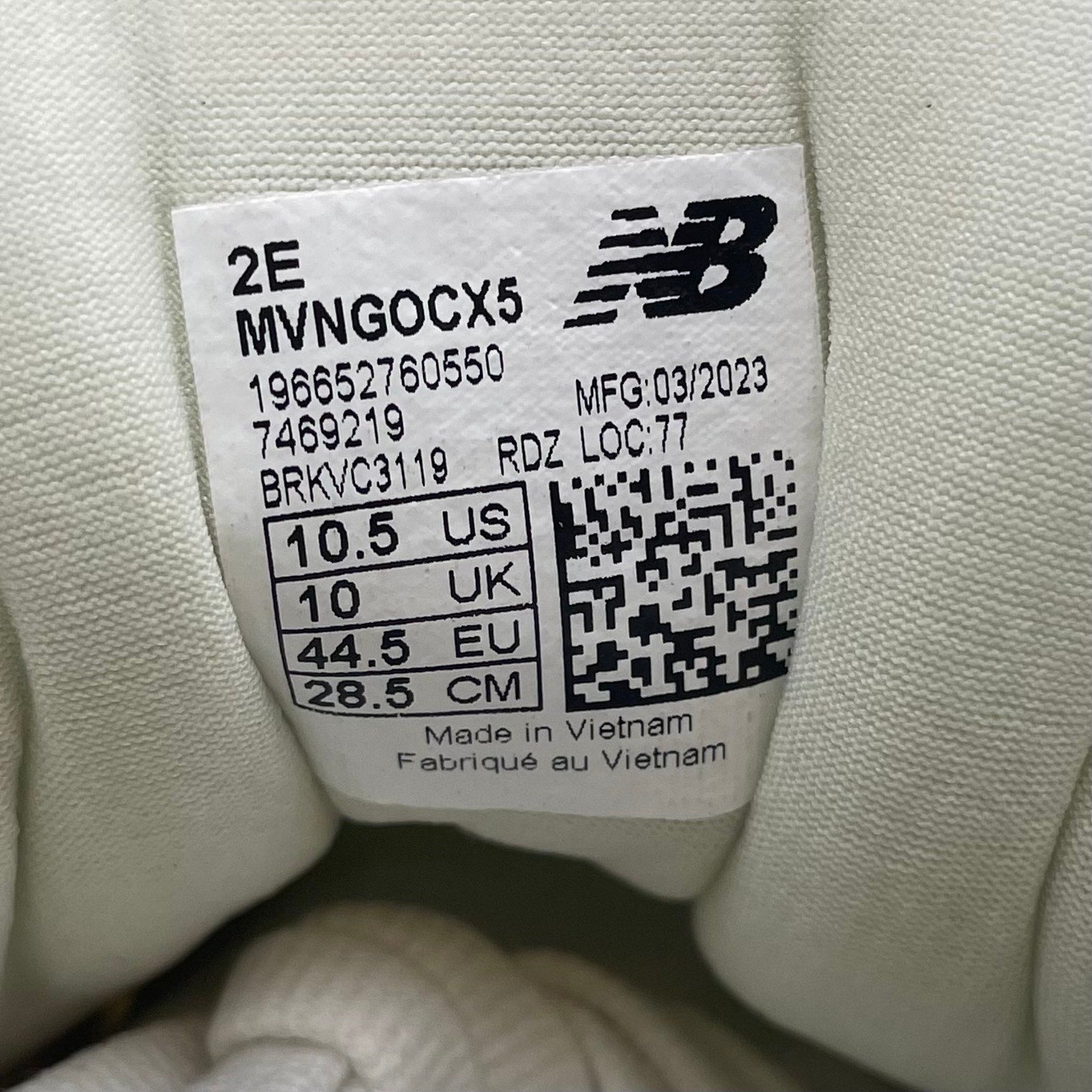New Balance Mens Fresh Foam X Vongo v5 Sneakers US 10.5 WIDE White Green NIB