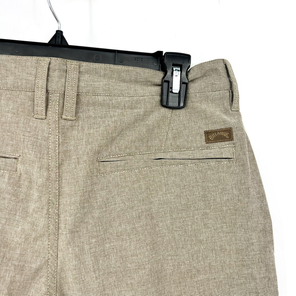 BILLABONG Men's Crossfire 19 Submersible Shorts Size 32 Khaki Flat Front NWT