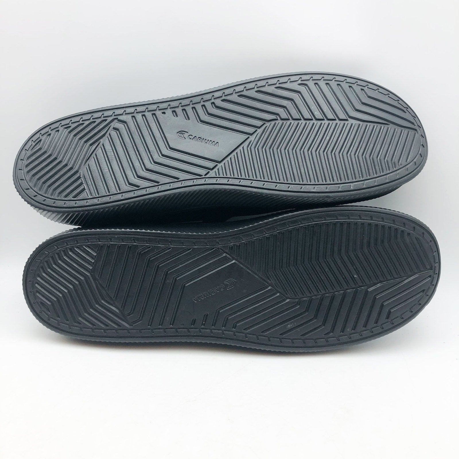 Cariuma Men's IBI Slip On Sneakers Size 13 All Black Knit Bamboo NIB