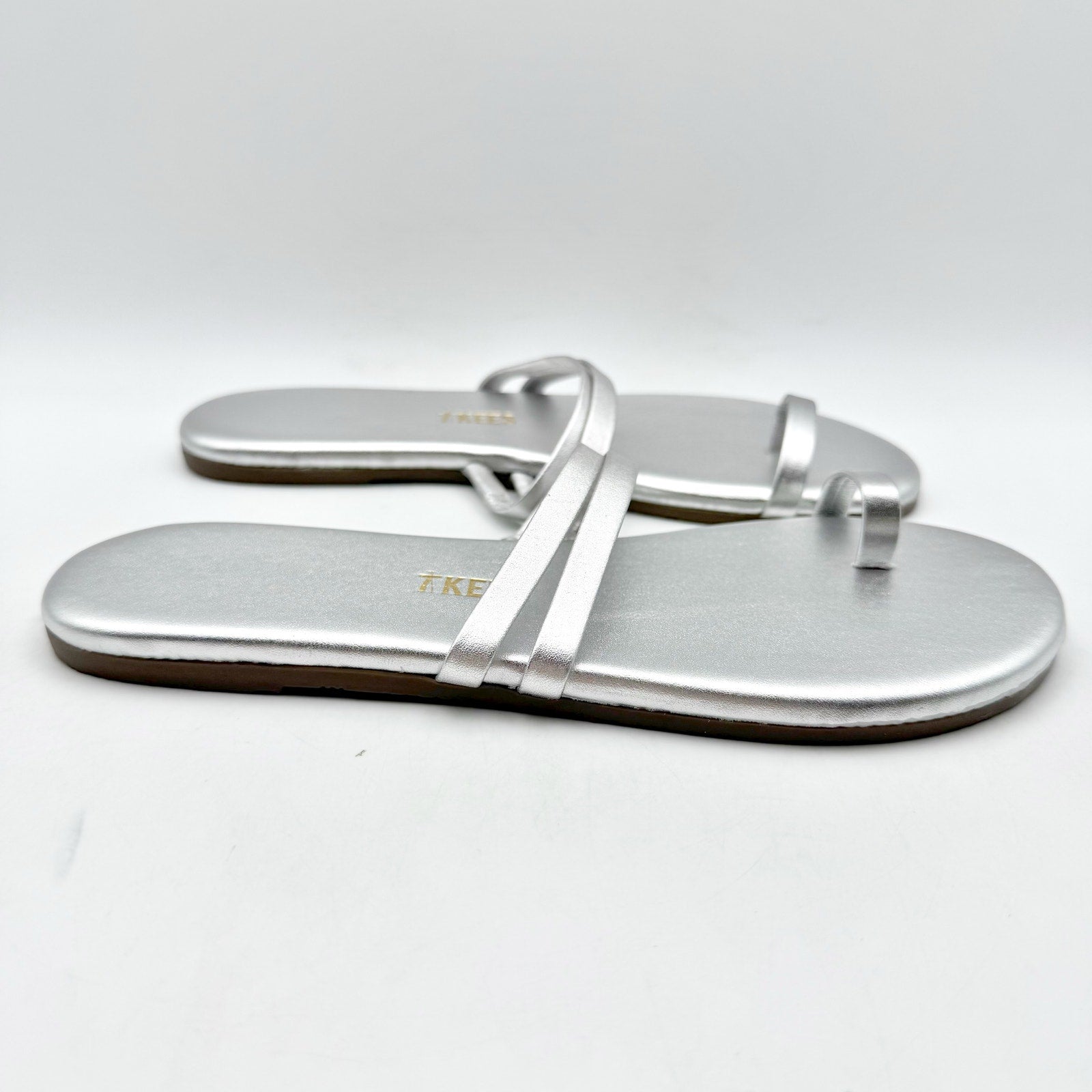 TKEES Womens Leah Flat Sandals US 5 EU 36 Silver Slip On NWOB