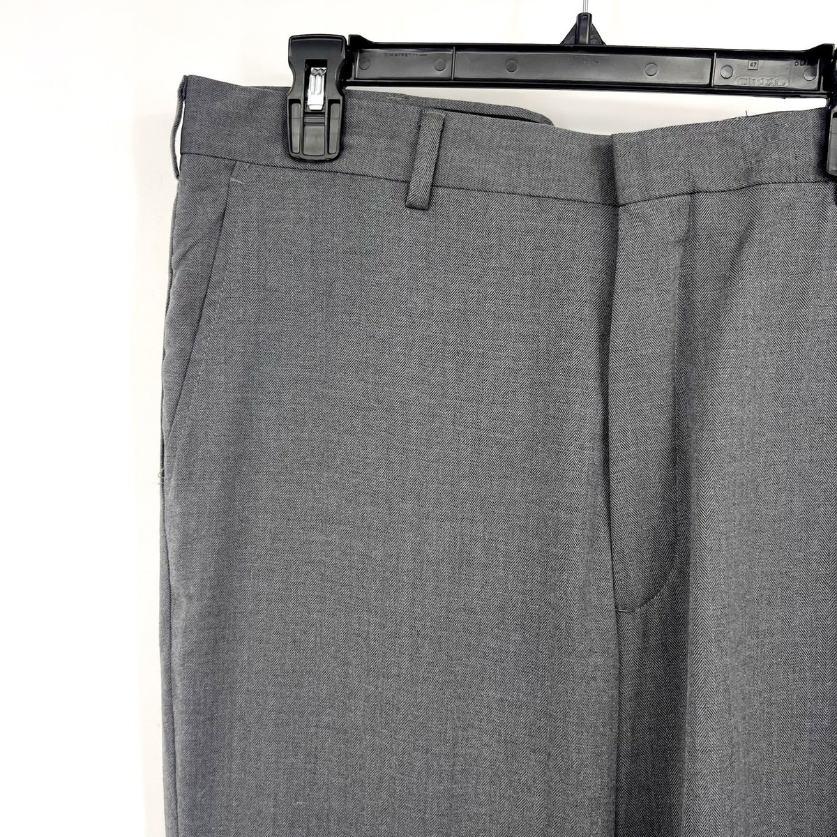BERLE Men's Slim Straight Dress Pants Size 38x33 Grey Stretch Flat Front NWOT