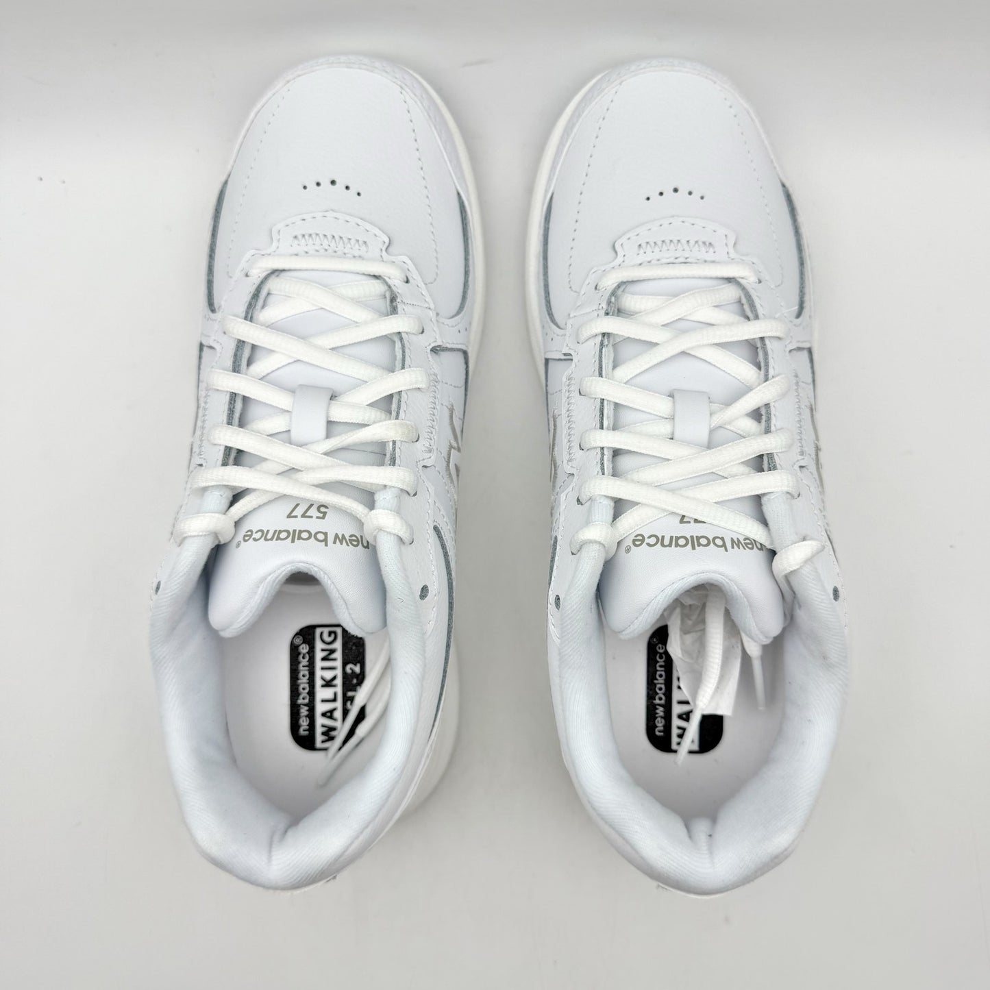 New Balance Womens 577 Walking Sneakers US 7 M White Leather Athletic NWOB