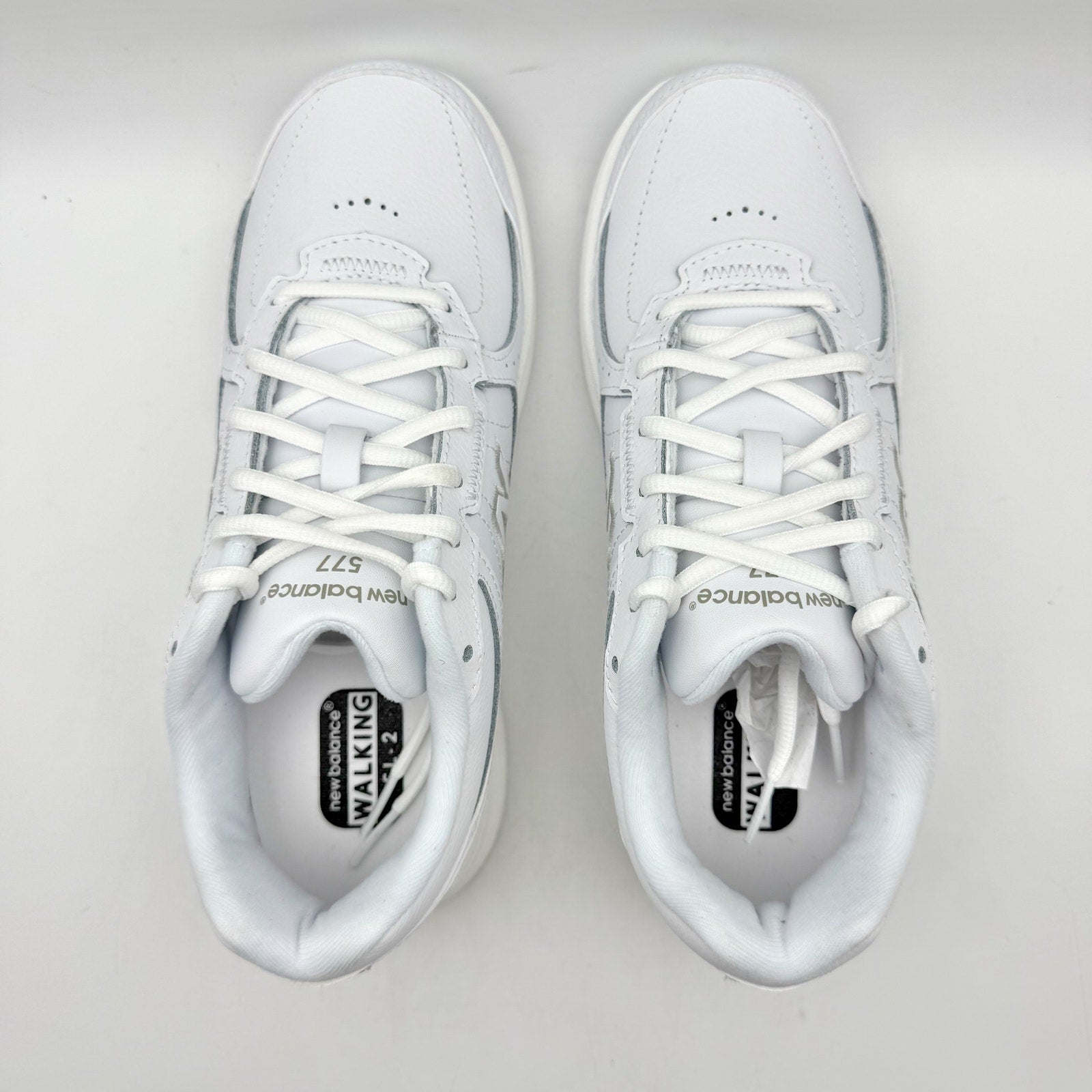New Balance Womens 577 Walking Sneakers US 7 M White Leather Athletic NWOB