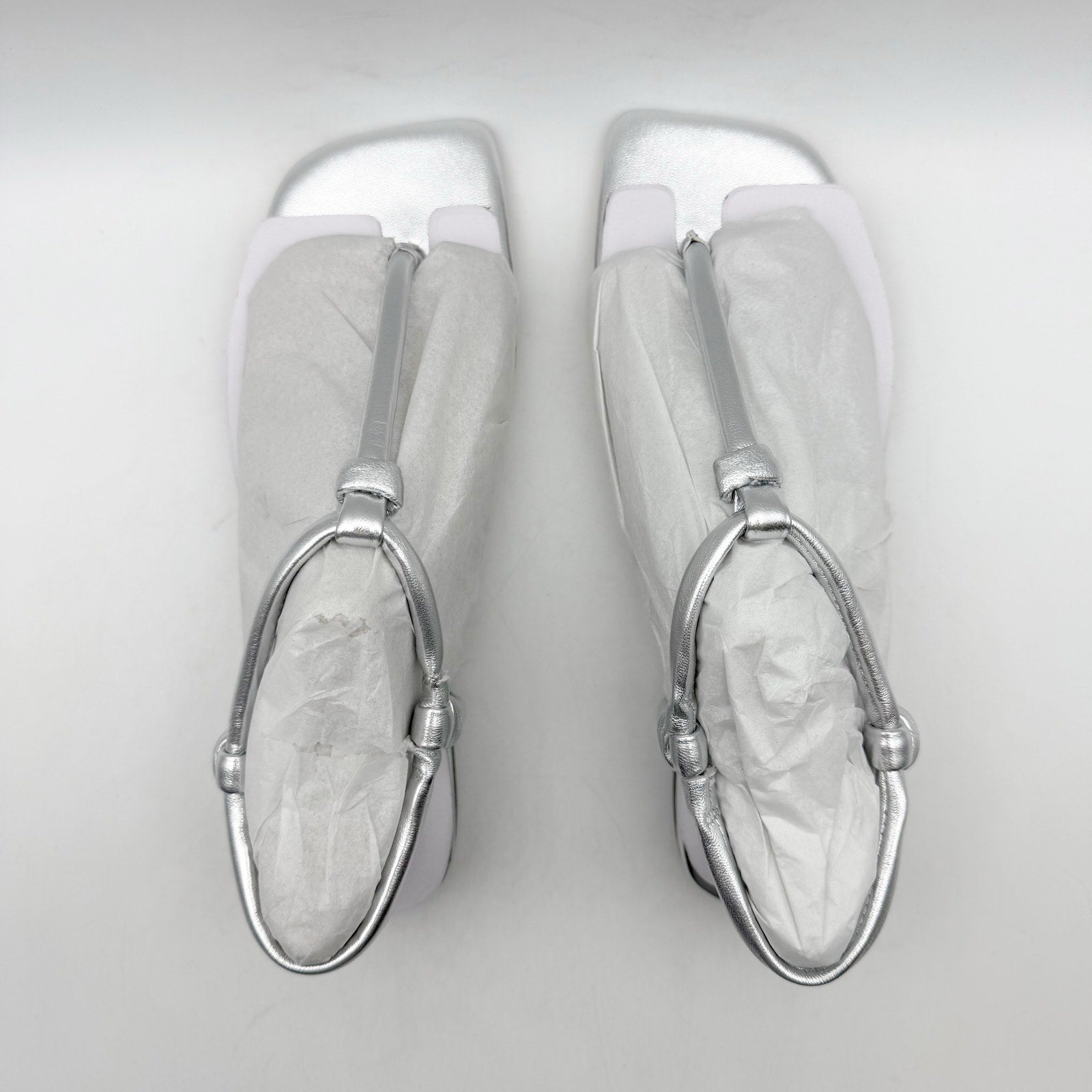 Marc Fisher Womens LTD Maycee Flat Sandals US 6.5 M Silver Leather Thongs NIB