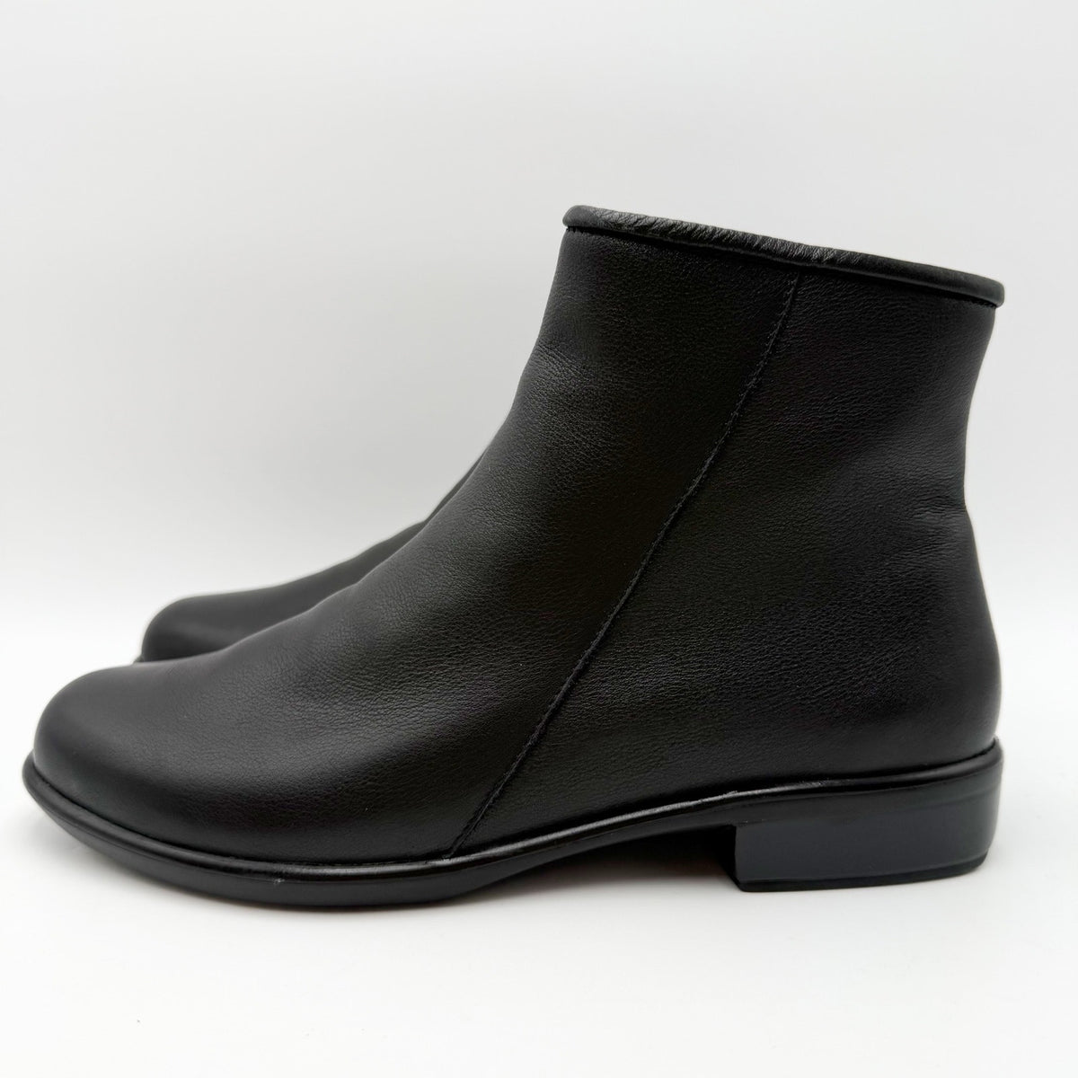 Naot Womens Norther Ankle Bootie US 8 EU 39 Black Leather Water Resistant NWOB