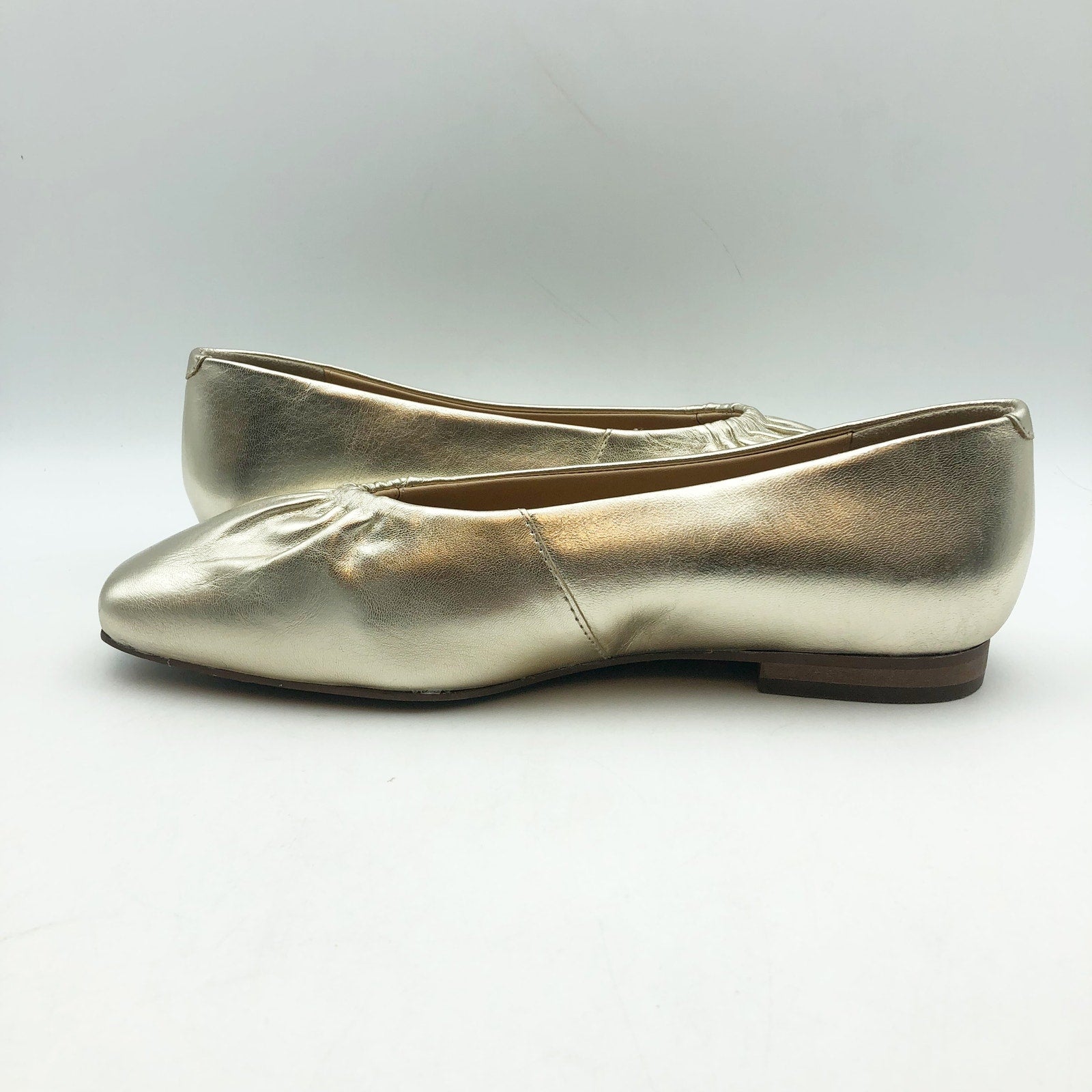 Seychelles Womens Little Things Flats US 7.5 EU 38 Platinum Gold Leather NWOB