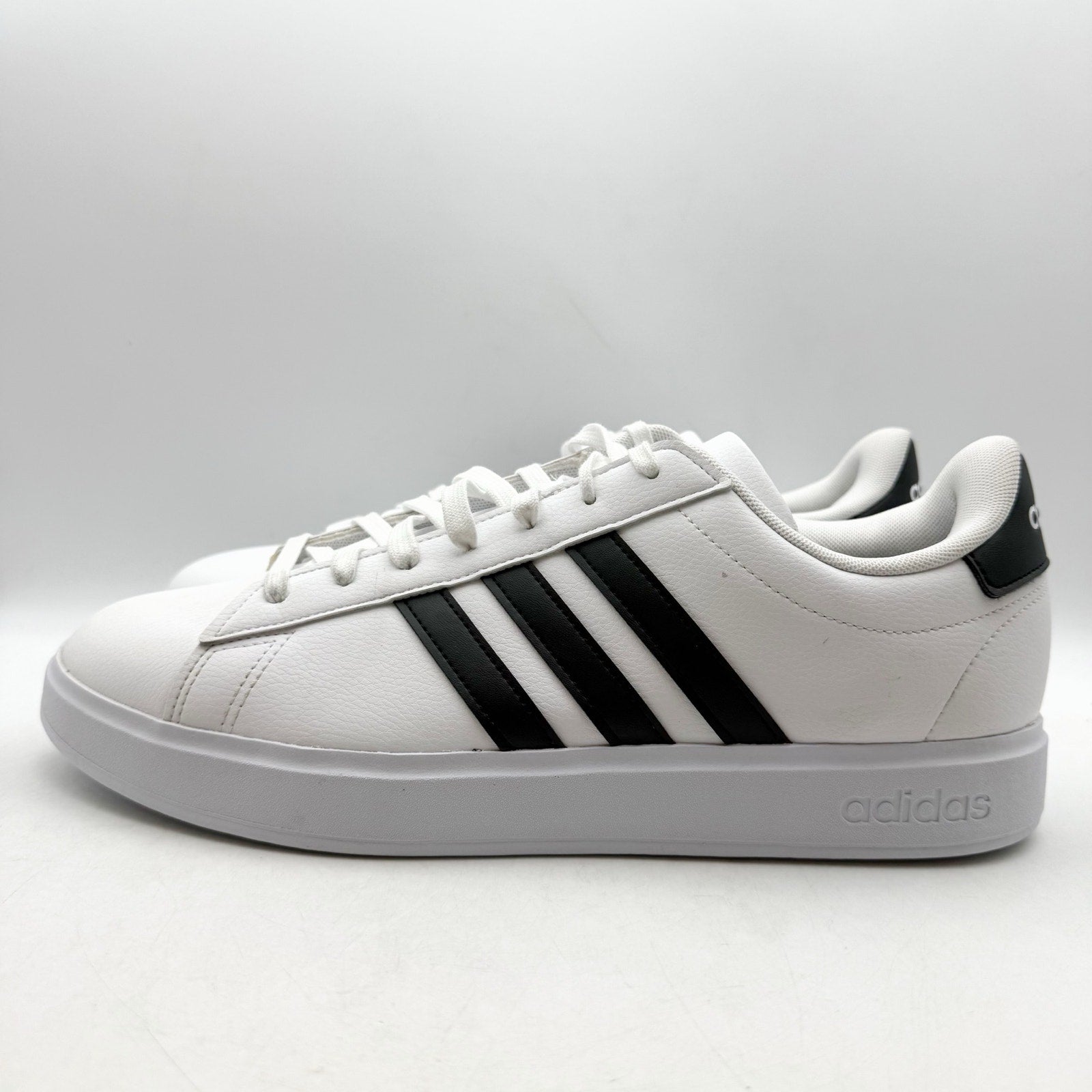 Adidas Mens Grand Court 2.0 Casual Sneakers US 12 White Black NWOB