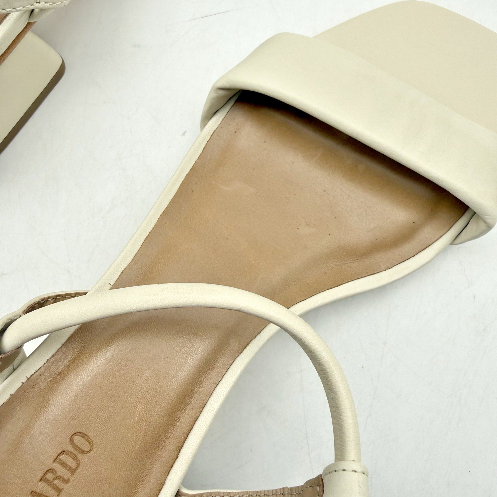 Bernardo Womens Josei Heeled Sandal US 7.5 M Off White Eggshell Leather NIB