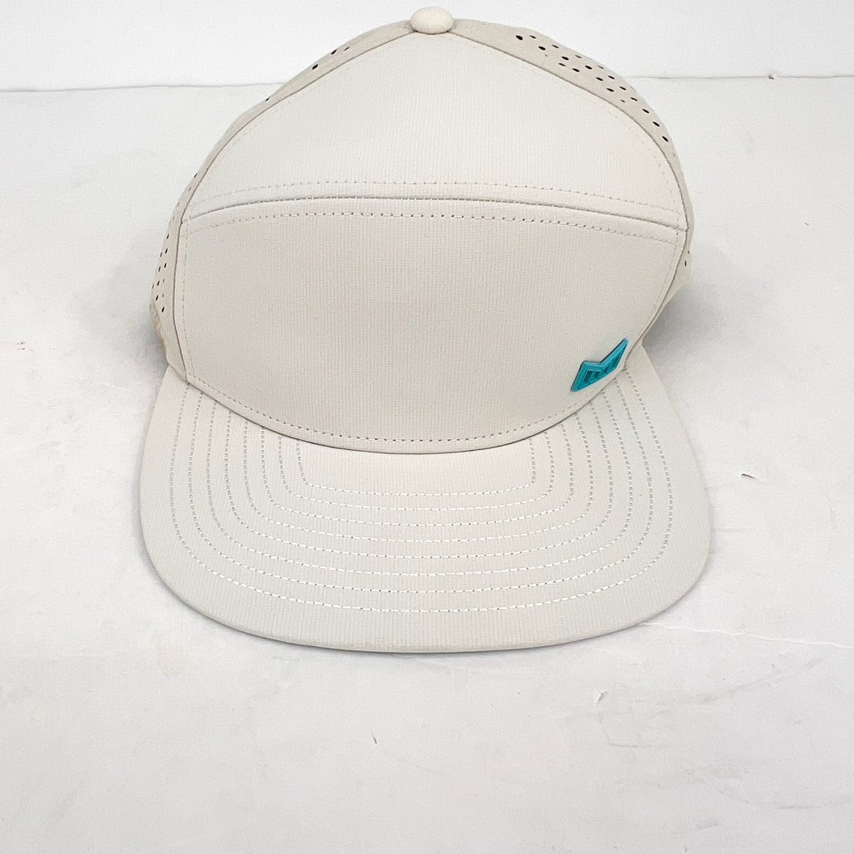 MELIN Men's Hydro Trenches Icon Performance Snapback Hat XL White Colada NWT