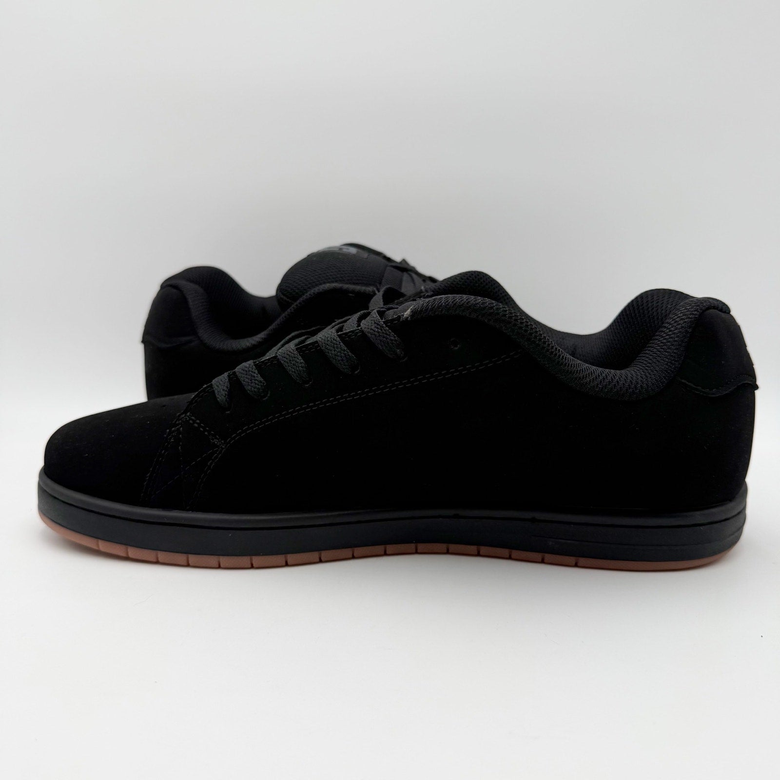 DC Mens Gaveler Low Top Skate Shoes Size 12.5 Black Casual Sneaker NWOB