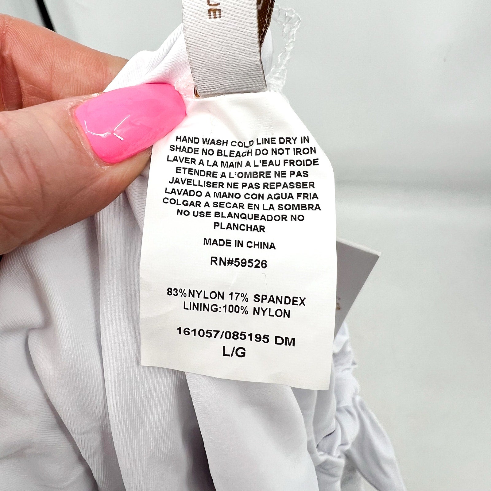 BECCA Women's Marble Canyon Ring One-Piece Swimsuit Large White V Neck NWT