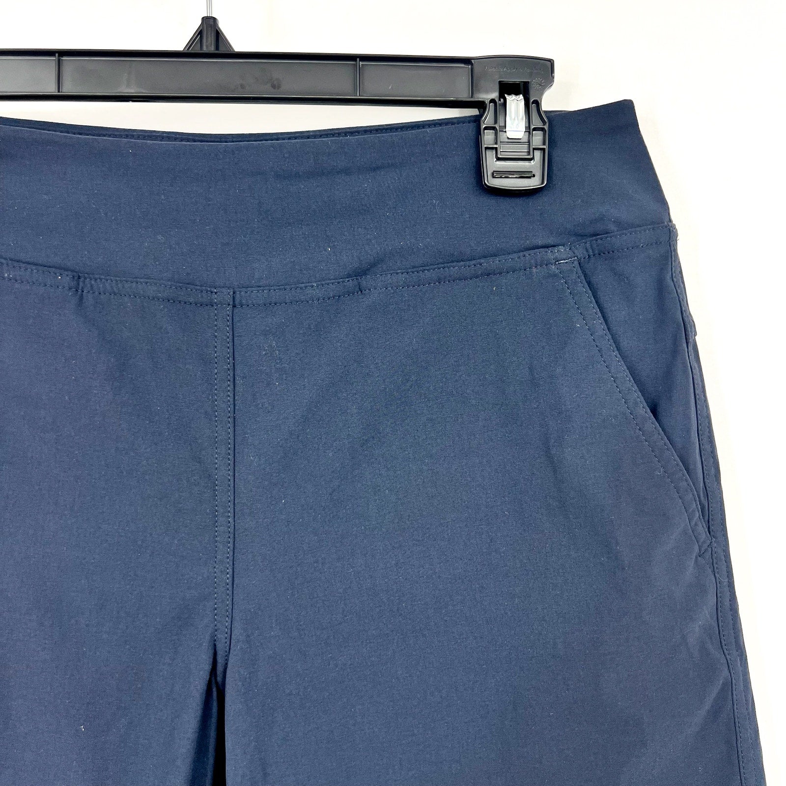 MOUNTAIN HARDWEAR Women's Dynama Bermuda Shorts Small Blue Abyss NWT