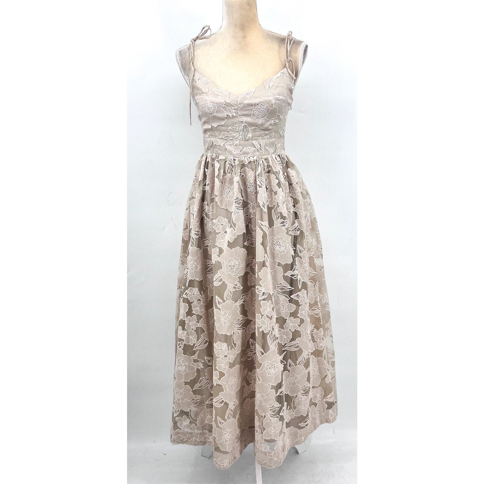 EN SAISON Women's Jenna Midi Dress Small Natural Beige Organza Floral NWOT
