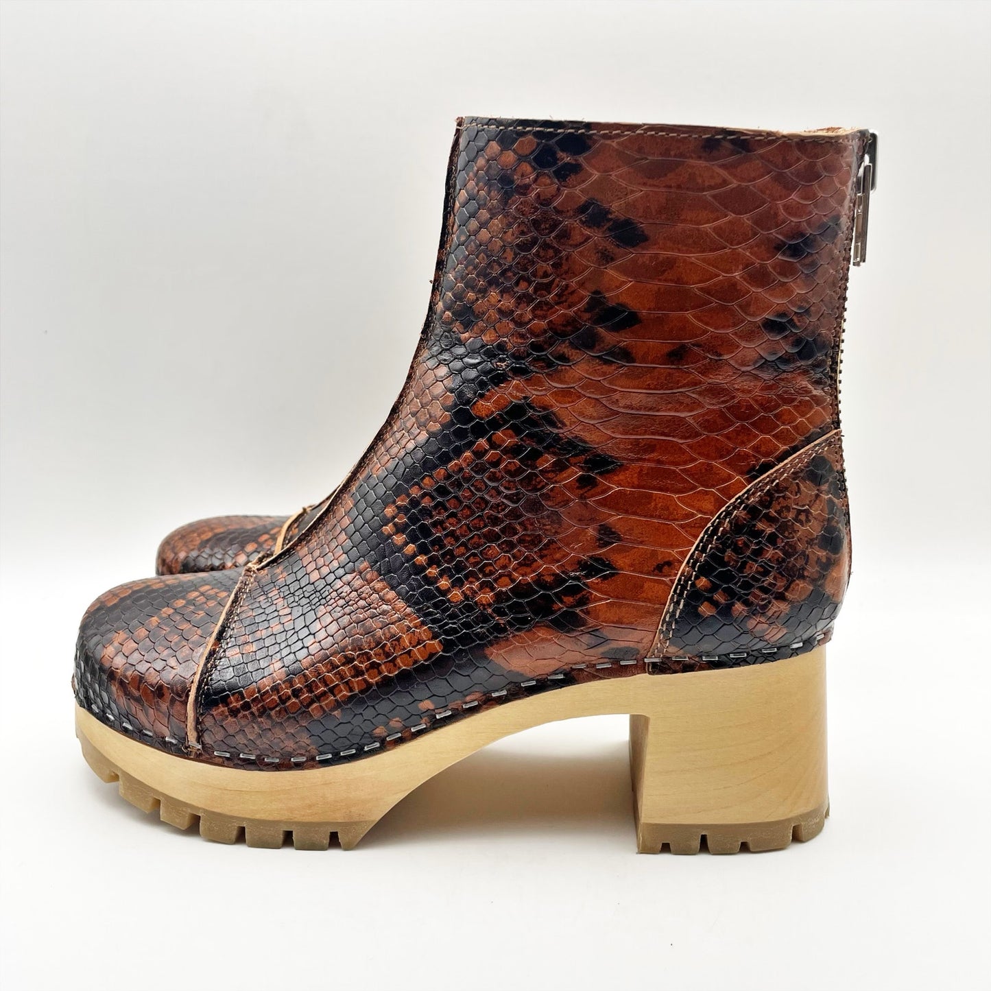 Swedish Hasbeens Womens Stitchy Ankle Boots EU 40 US 10 Brown Black Leather NWOB