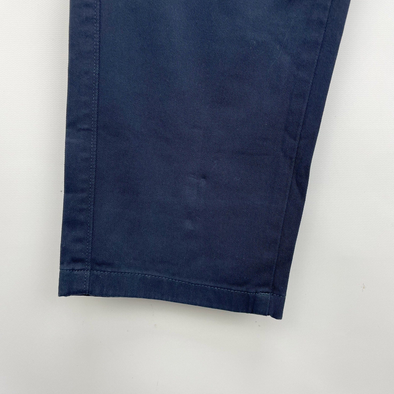 Everlane Mens Uniform Performance Chino Pants 31x30 Navy Blue Straight Leg NWT