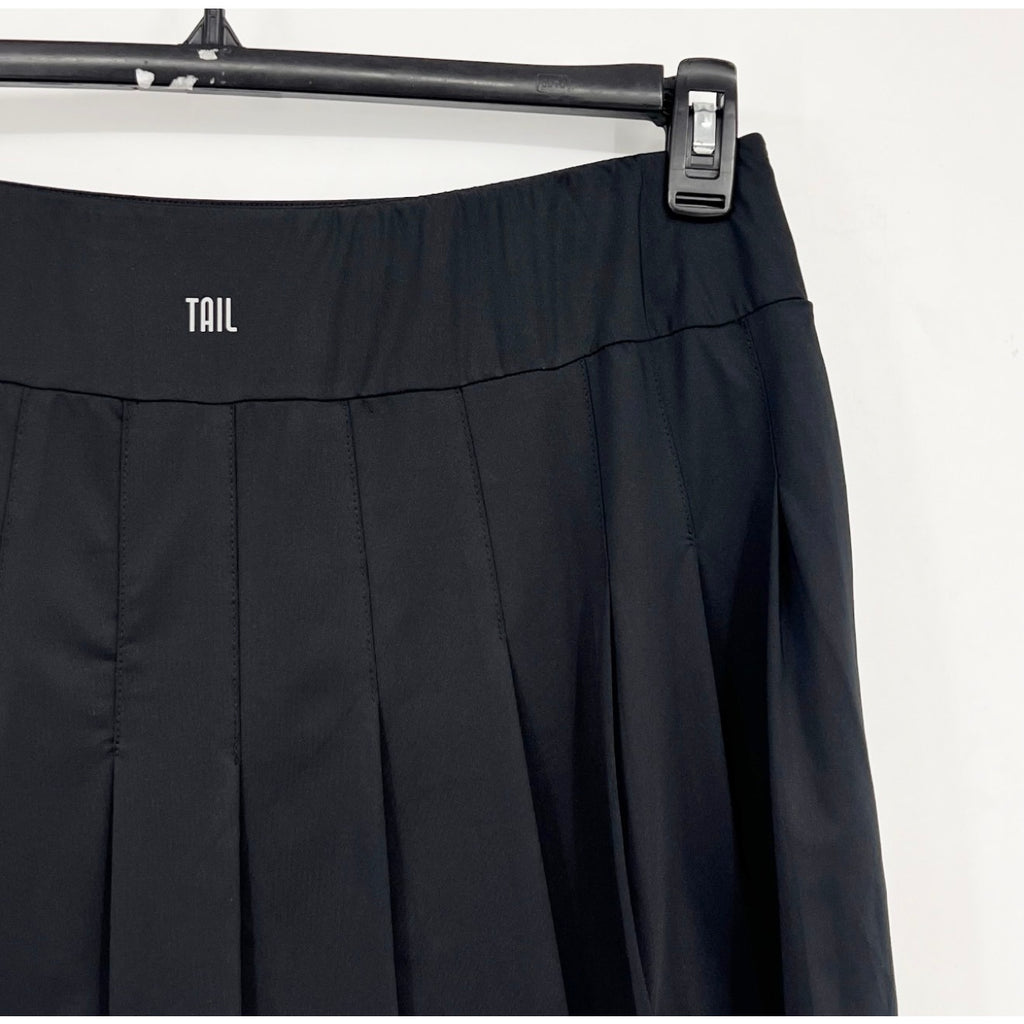 TAIL Women's Jillian 13.5" Tennis Skort XL Onyx Black Pleated UPF NWT